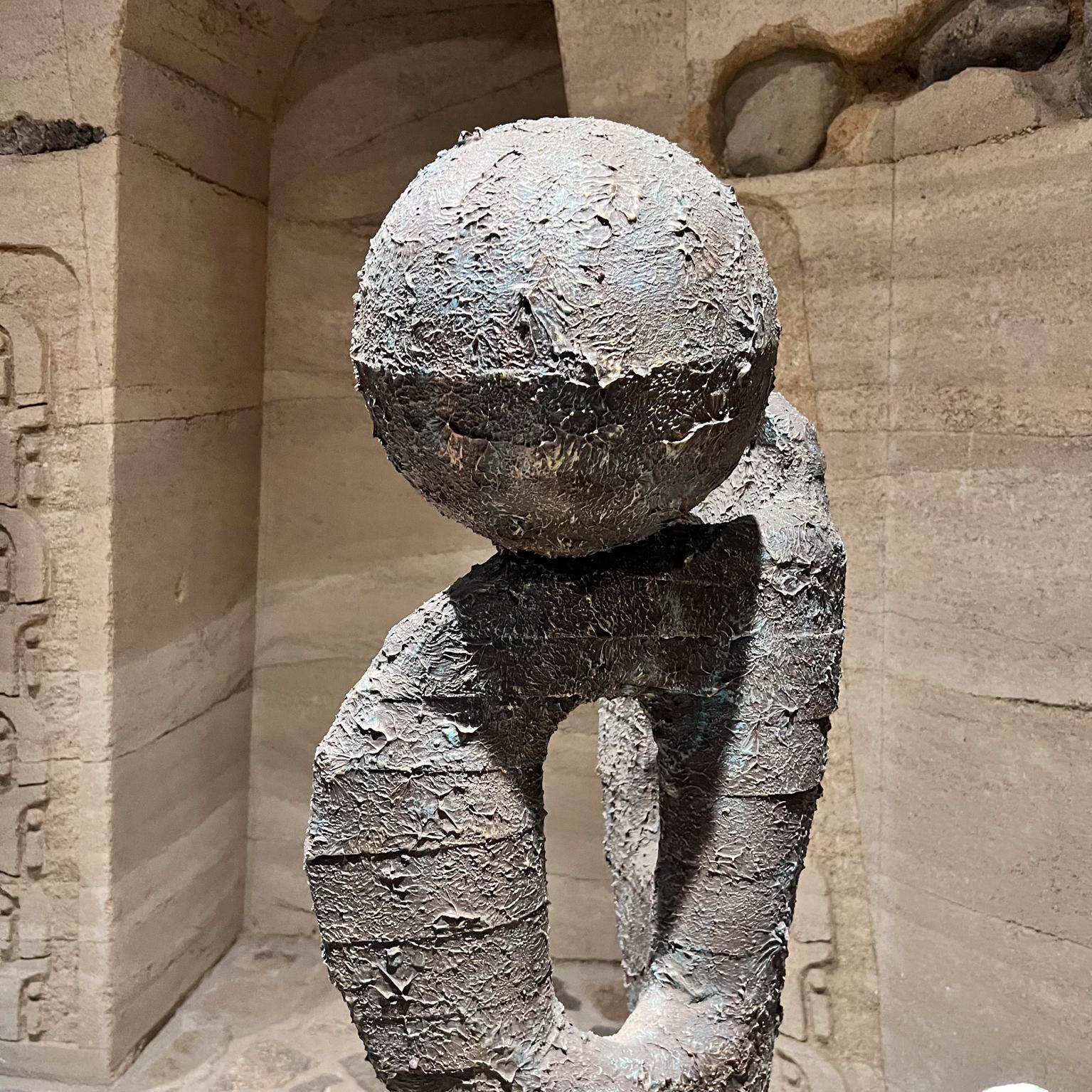 XX secolo 1971 Monumentale scultura astratta brutalista in metallo in vendita