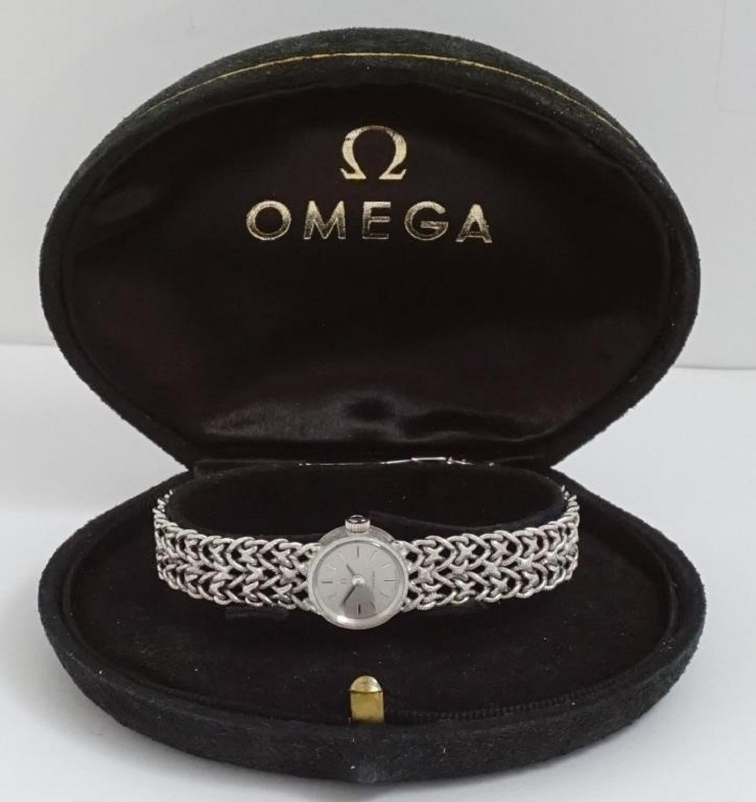 1971 OMEGA Vintage Ladies 18K White Gold Bracelet Watch - NOS with Papers & Boxe For Sale 8