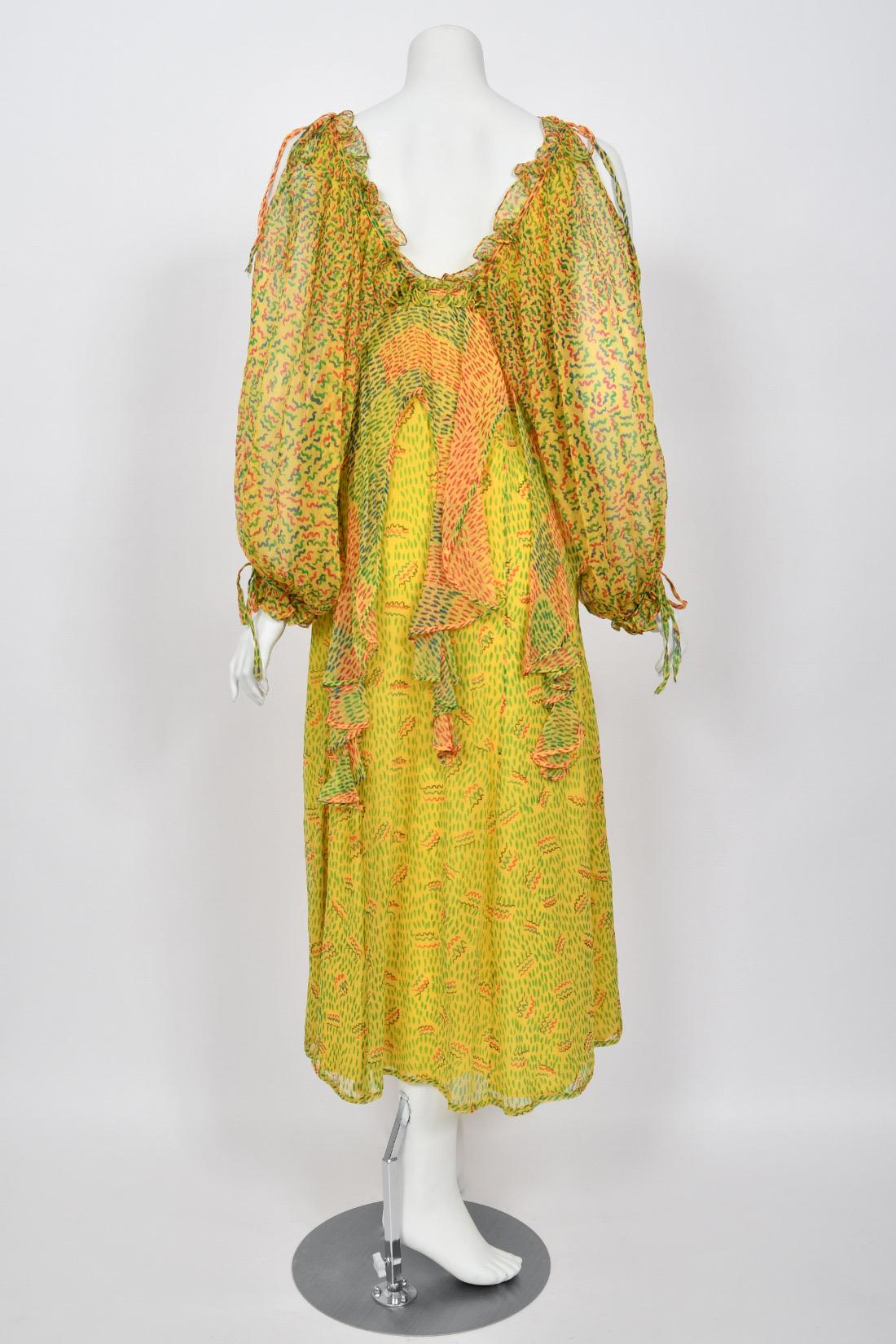 1971 Ossie Clark Yellow Celia Birtwell Print Silk Cut-Out Sleeves Bohemian Dress For Sale 11