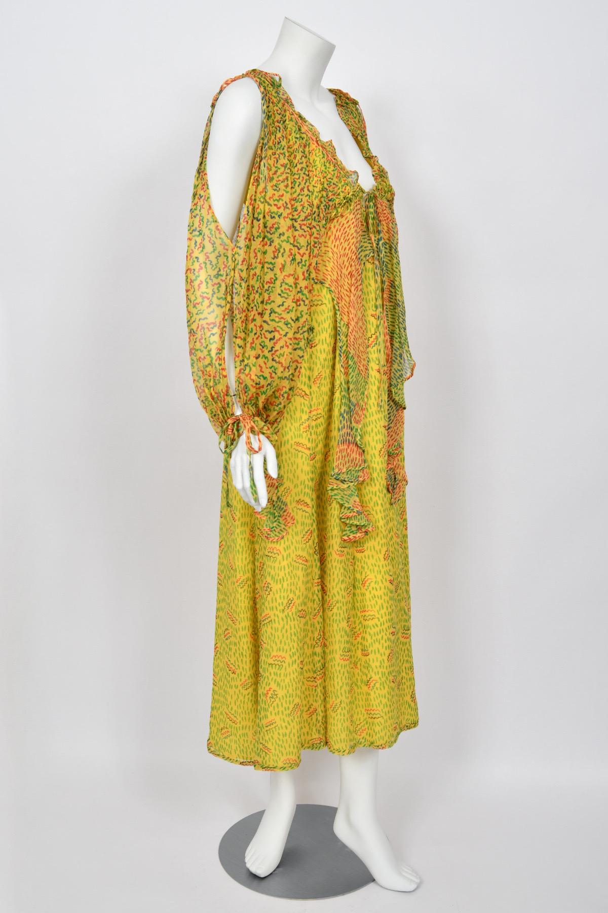1971 Ossie Clark Yellow Celia Birtwell Print Silk Cut-Out Sleeves Bohemian Dress For Sale 8