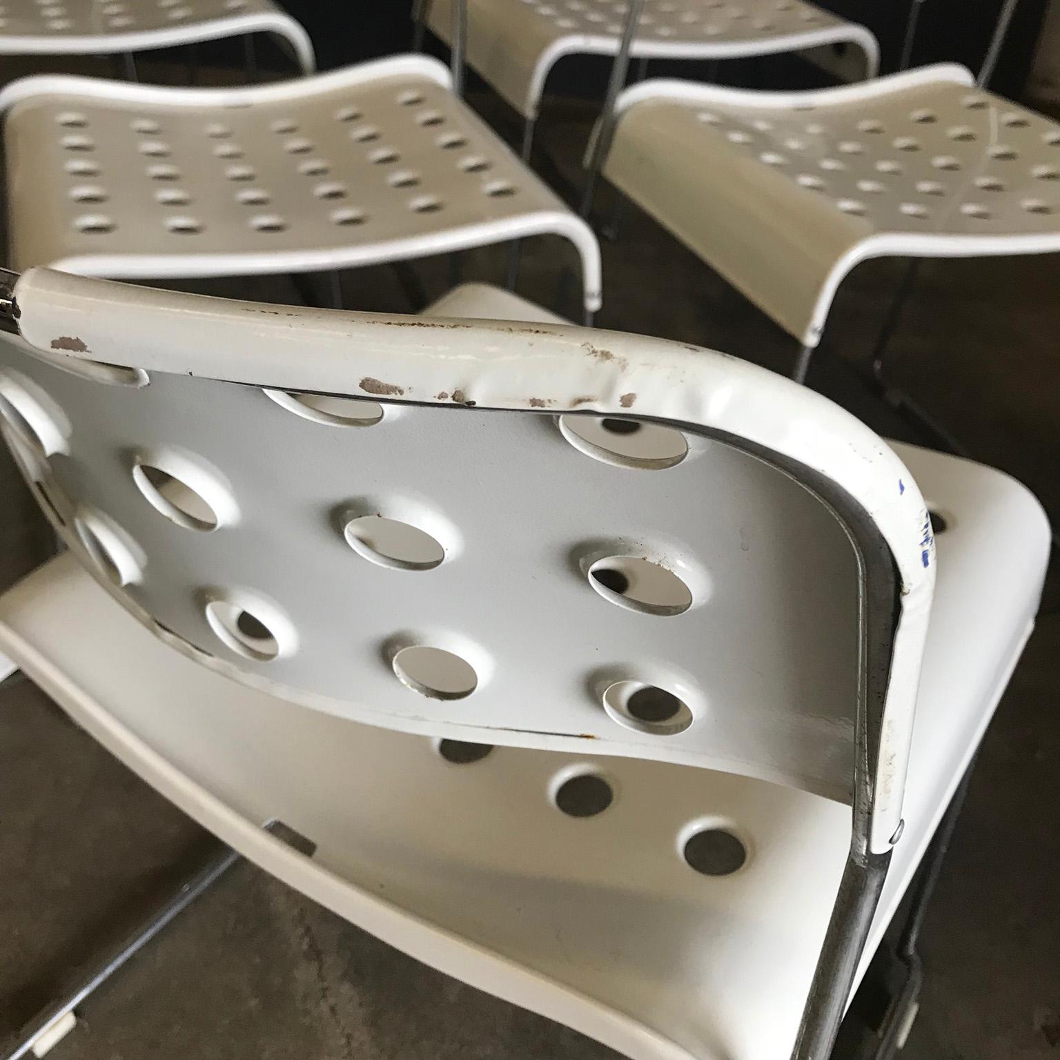 8 chaises empilables en acier inoxydable blanc Rodney Kinsman pour Bieffeplast, 1971 en vente 4