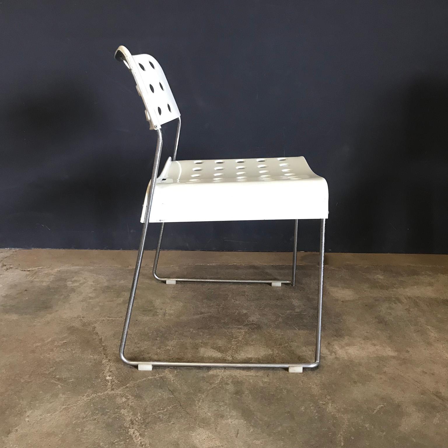 Mid-Century Modern 8 chaises empilables en acier inoxydable blanc Rodney Kinsman pour Bieffeplast, 1971 en vente