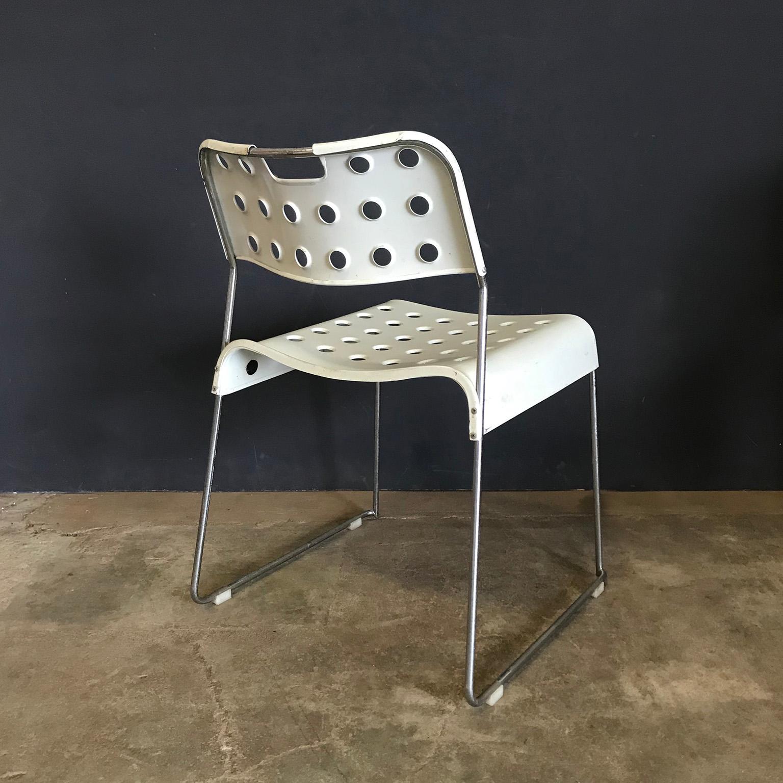 italien 8 chaises empilables en acier inoxydable blanc Rodney Kinsman pour Bieffeplast, 1971 en vente