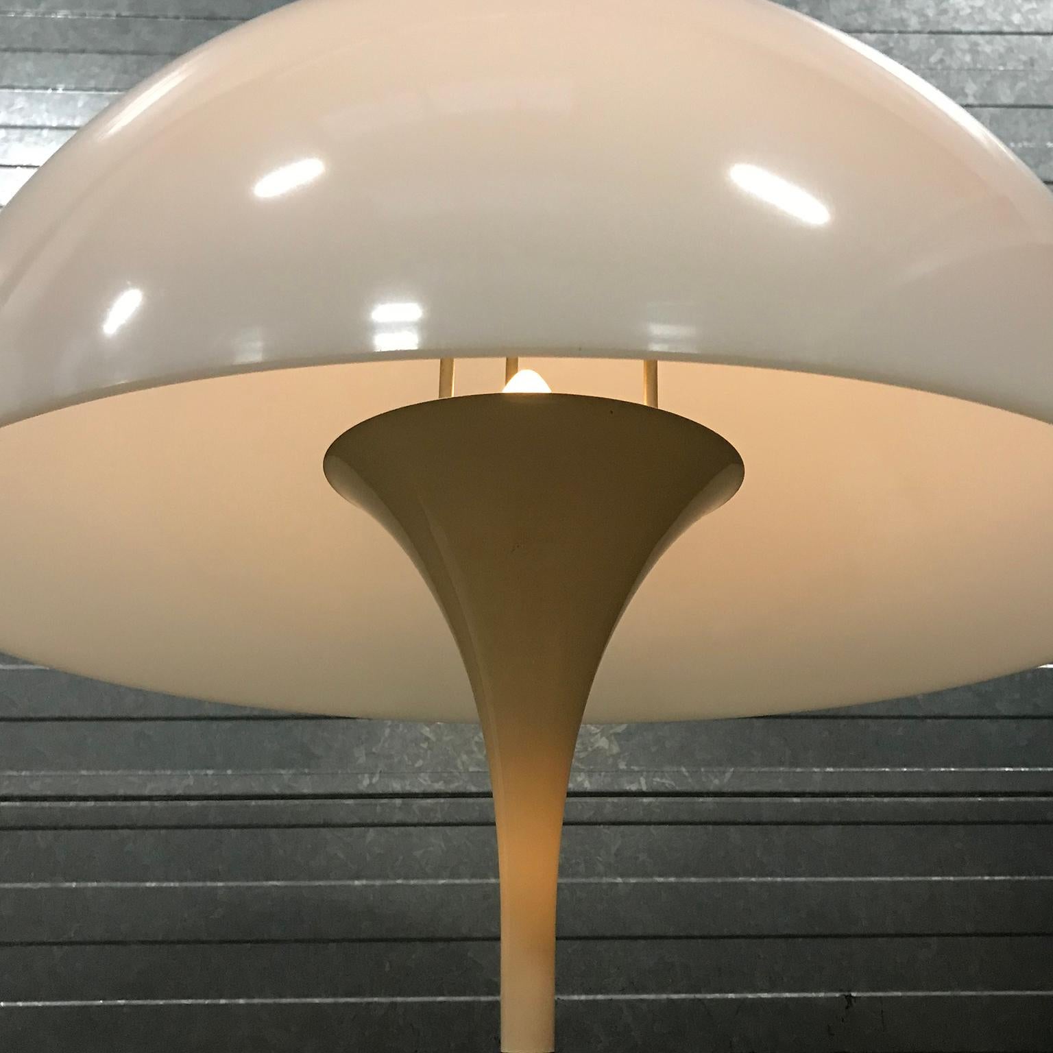 1971 Verner Panton for Louis Poulsen, Original, Early White Panthella Floor Lamp For Sale 2