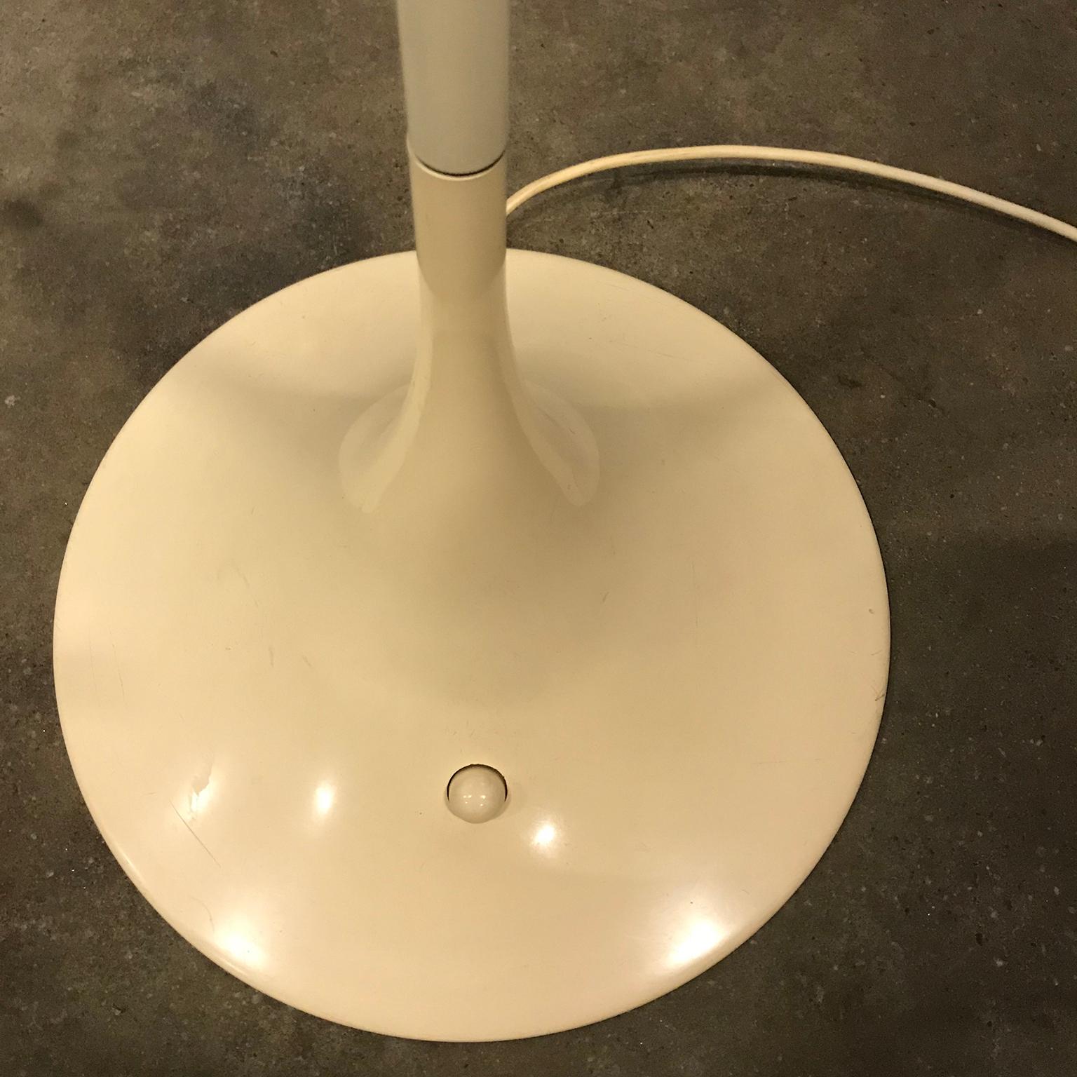 Lampadaire Panthella blanc ancien d'origine, Verner Panton pour Louis Poulsen, 1971 en vente 4