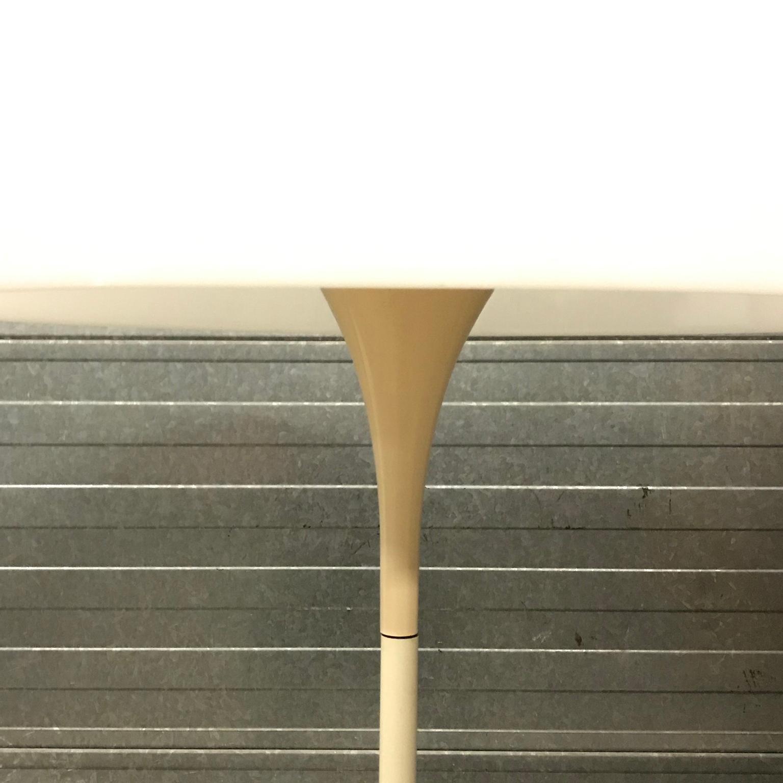 1971 Verner Panton for Louis Poulsen, Original, Early White Panthella Floor Lamp In Good Condition For Sale In Amsterdam IJMuiden, NL