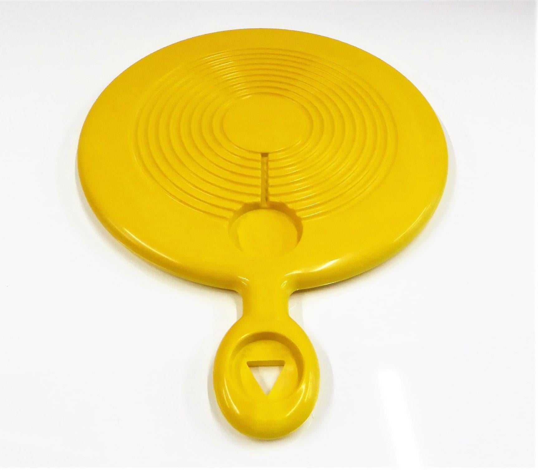 Designed in 1972, by Anna Castelli Ferrieri, co-founder of Kartell with her husband Guilio , in 1949, the Kartell 7003 is an ABS Plastic Cutting Board or Tagliere with one side grooved with a drain and the other side flat for bread, etc. Quite rare,