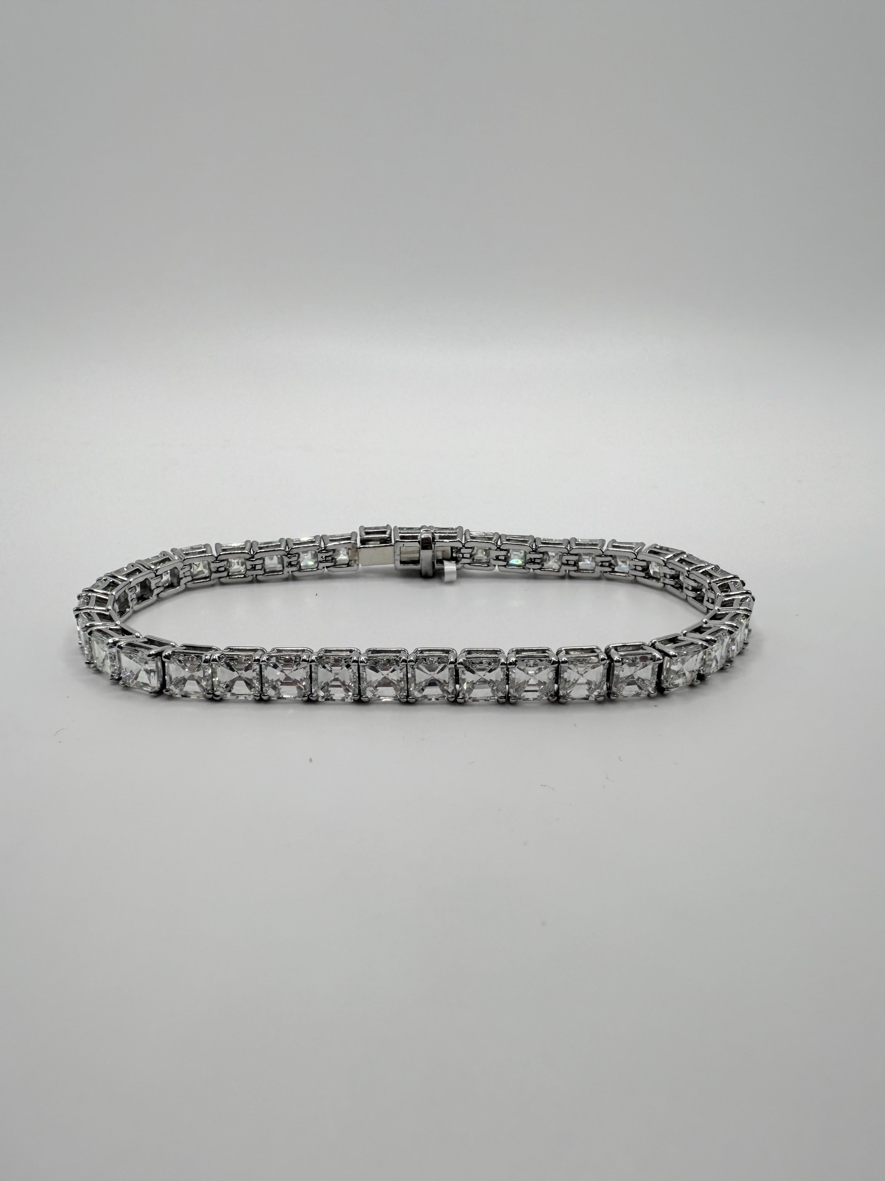 19.72 carat Asscher cut Tennis bracelet In New Condition For Sale In Los Angeles, CA