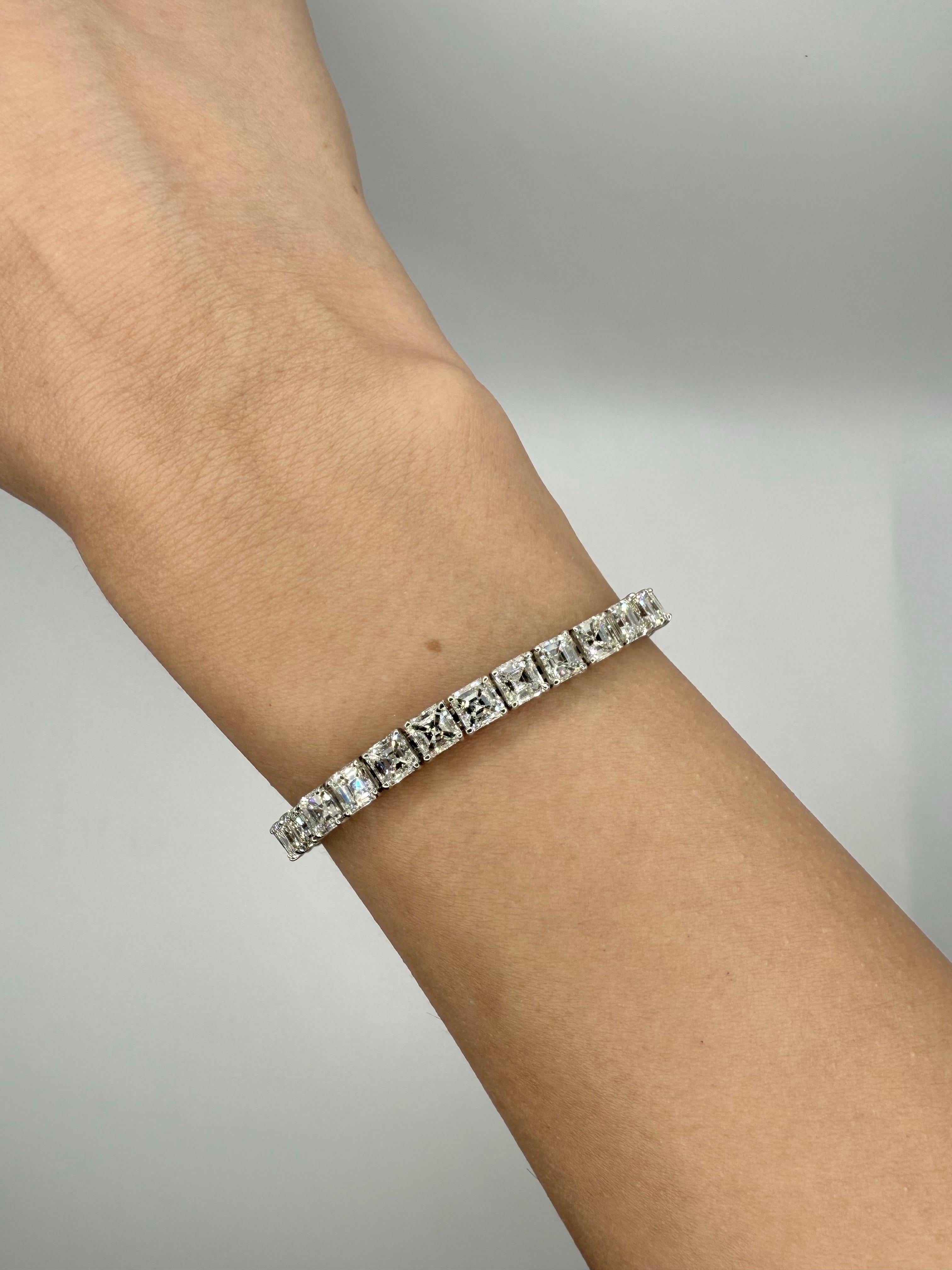 19.72 carat Asscher cut Tennis bracelet For Sale 3