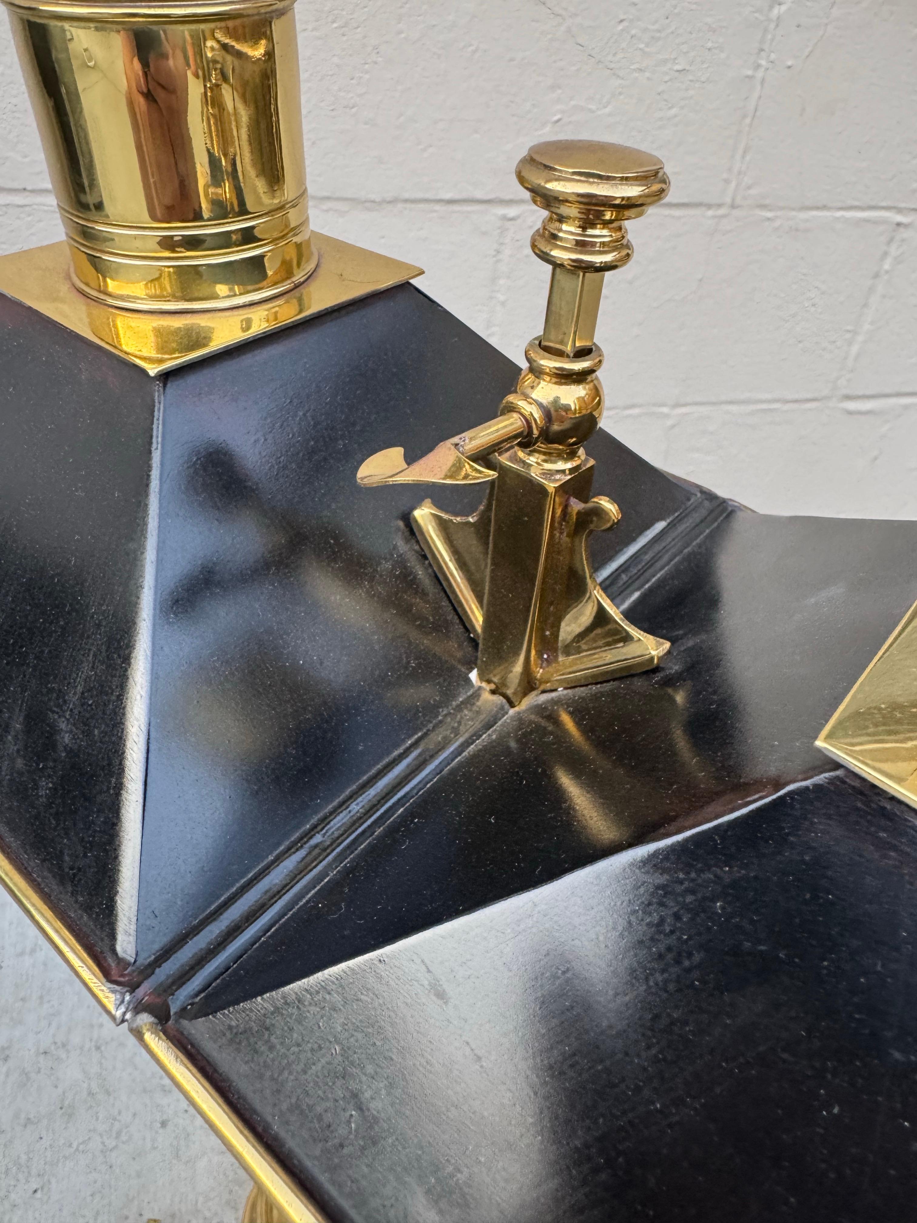 1972 Chapman Lámpara de mesa Bouillotte de latón y negro en venta 3