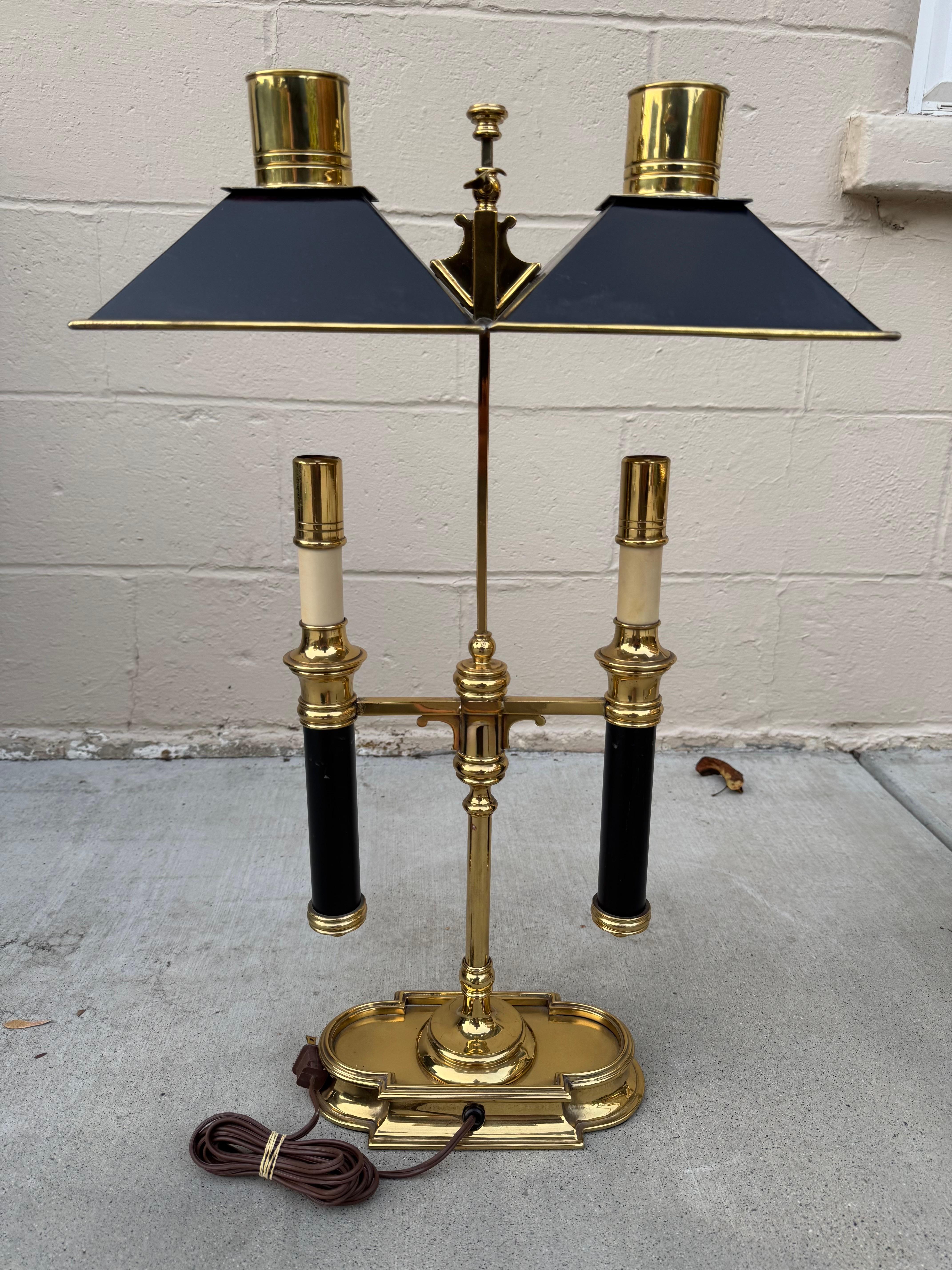 1972 Chapman Lámpara de mesa Bouillotte de latón y negro en venta 5