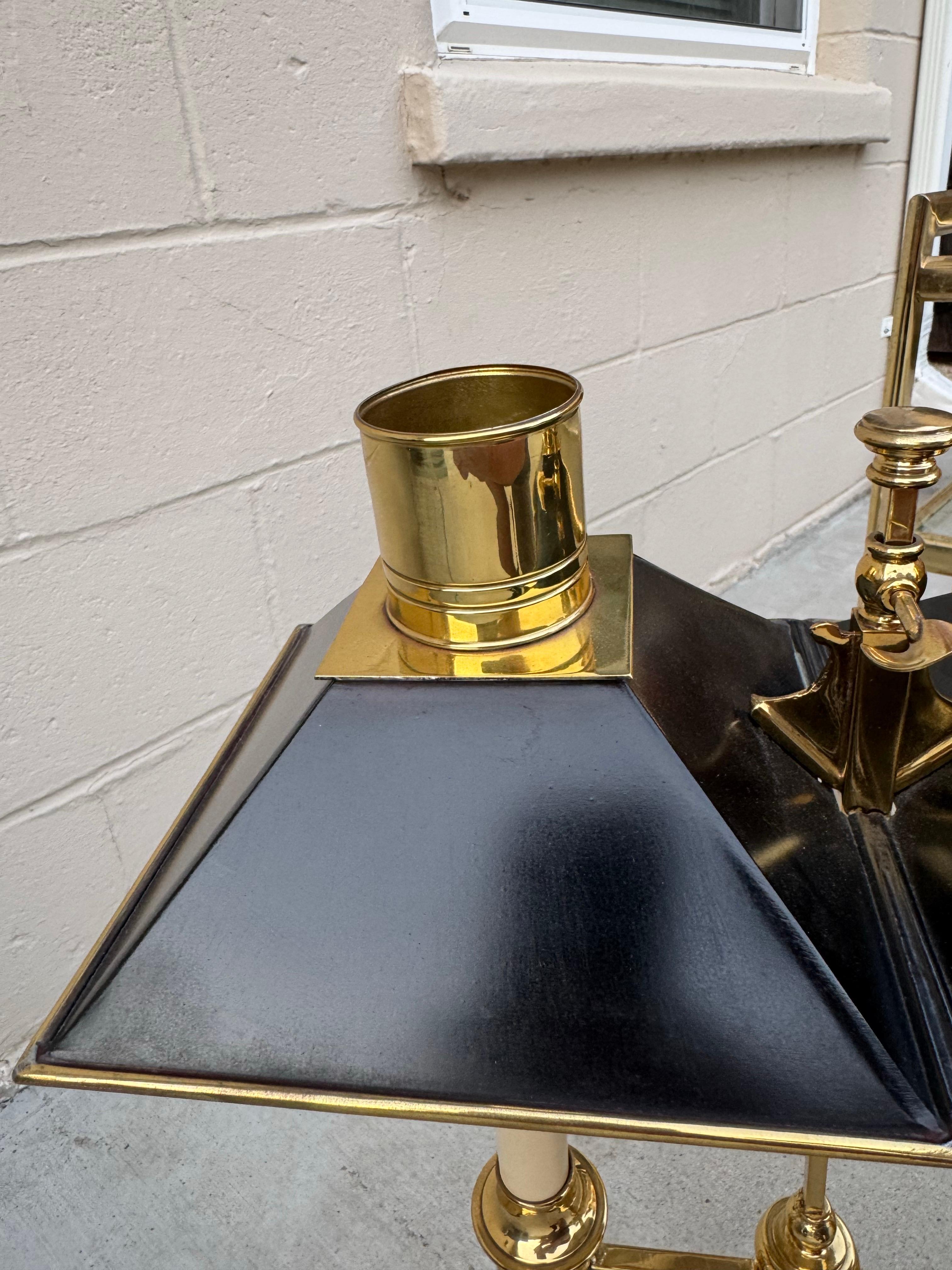 1972 Chapman Lámpara de mesa Bouillotte de latón y negro en venta 6