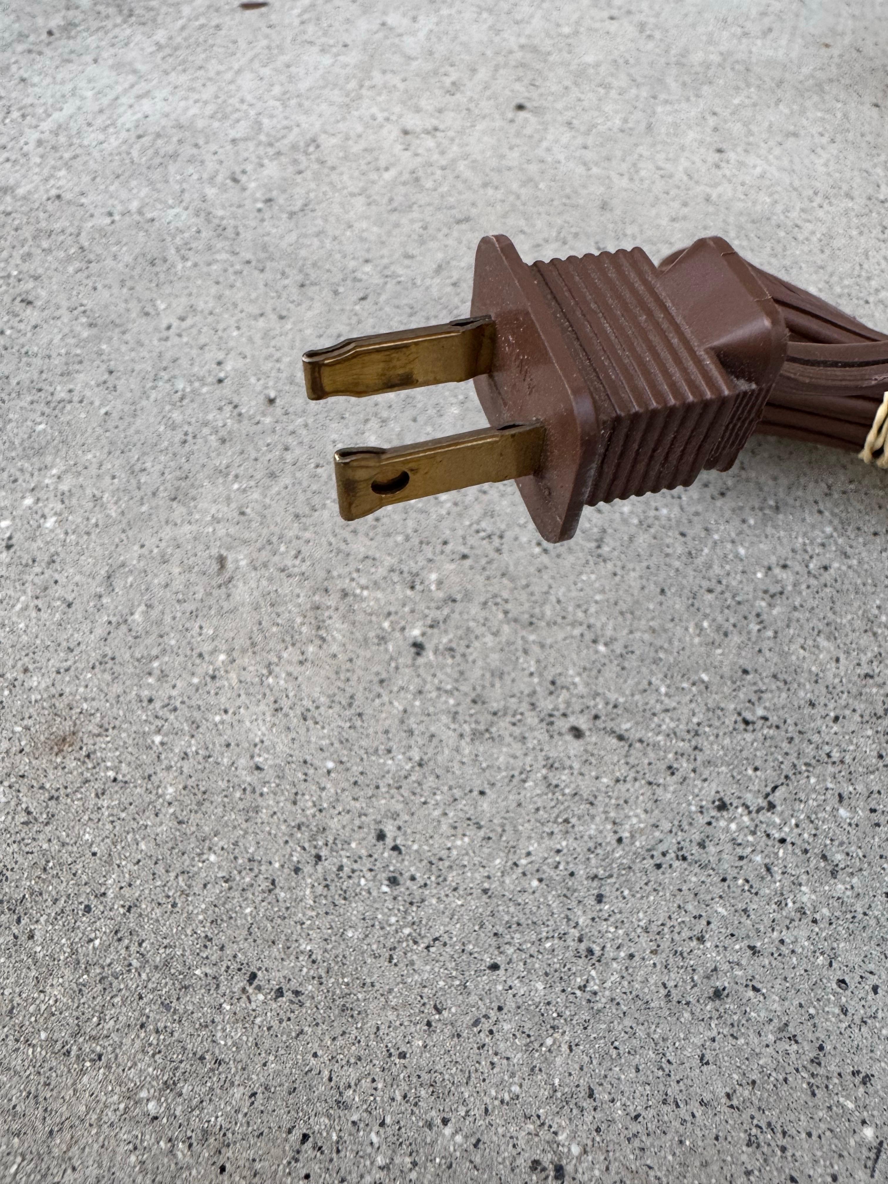 1972 Chapman Lámpara de mesa Bouillotte de latón y negro en venta 8