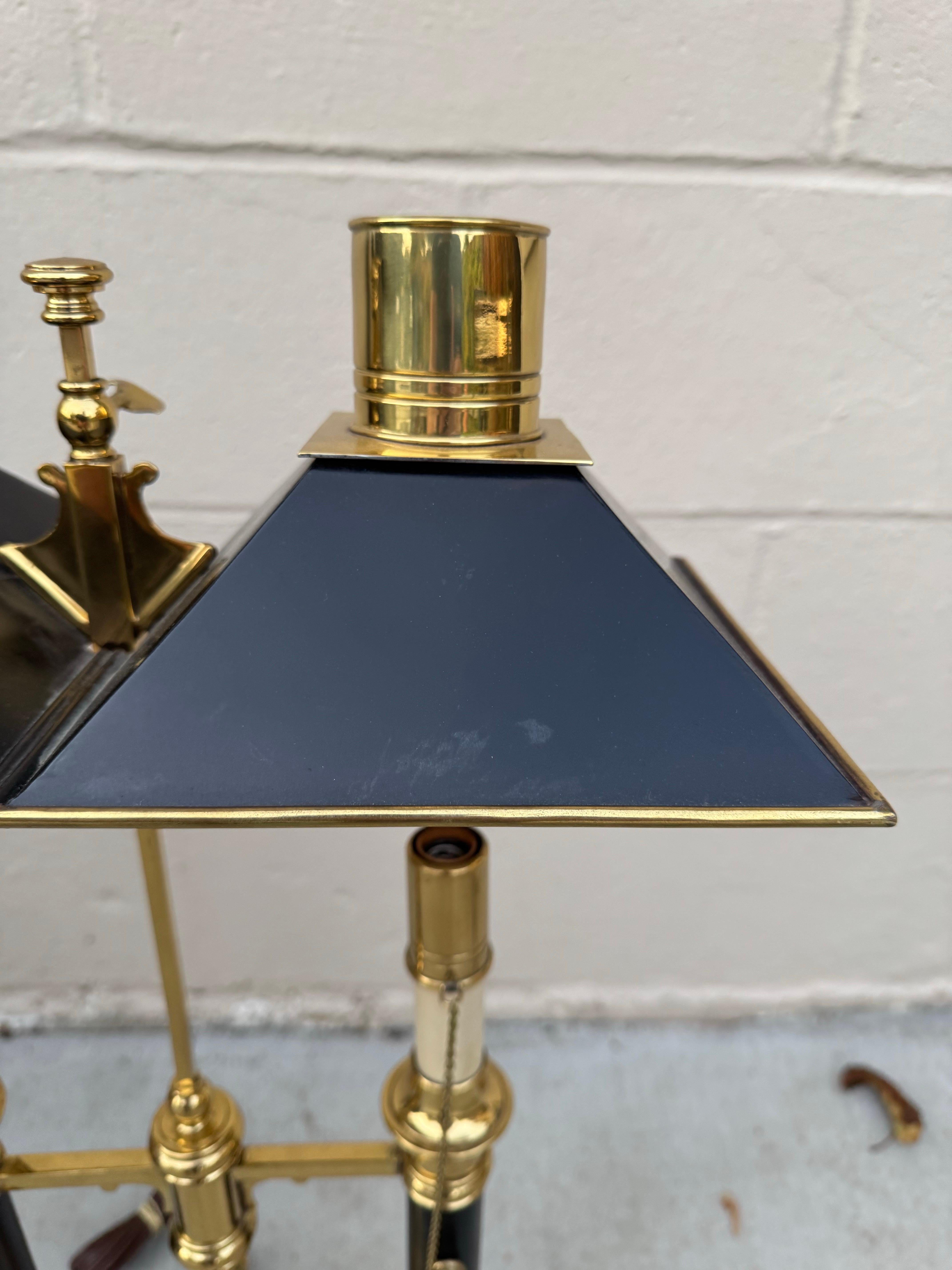 1972 Chapman Lámpara de mesa Bouillotte de latón y negro Estadounidense en venta