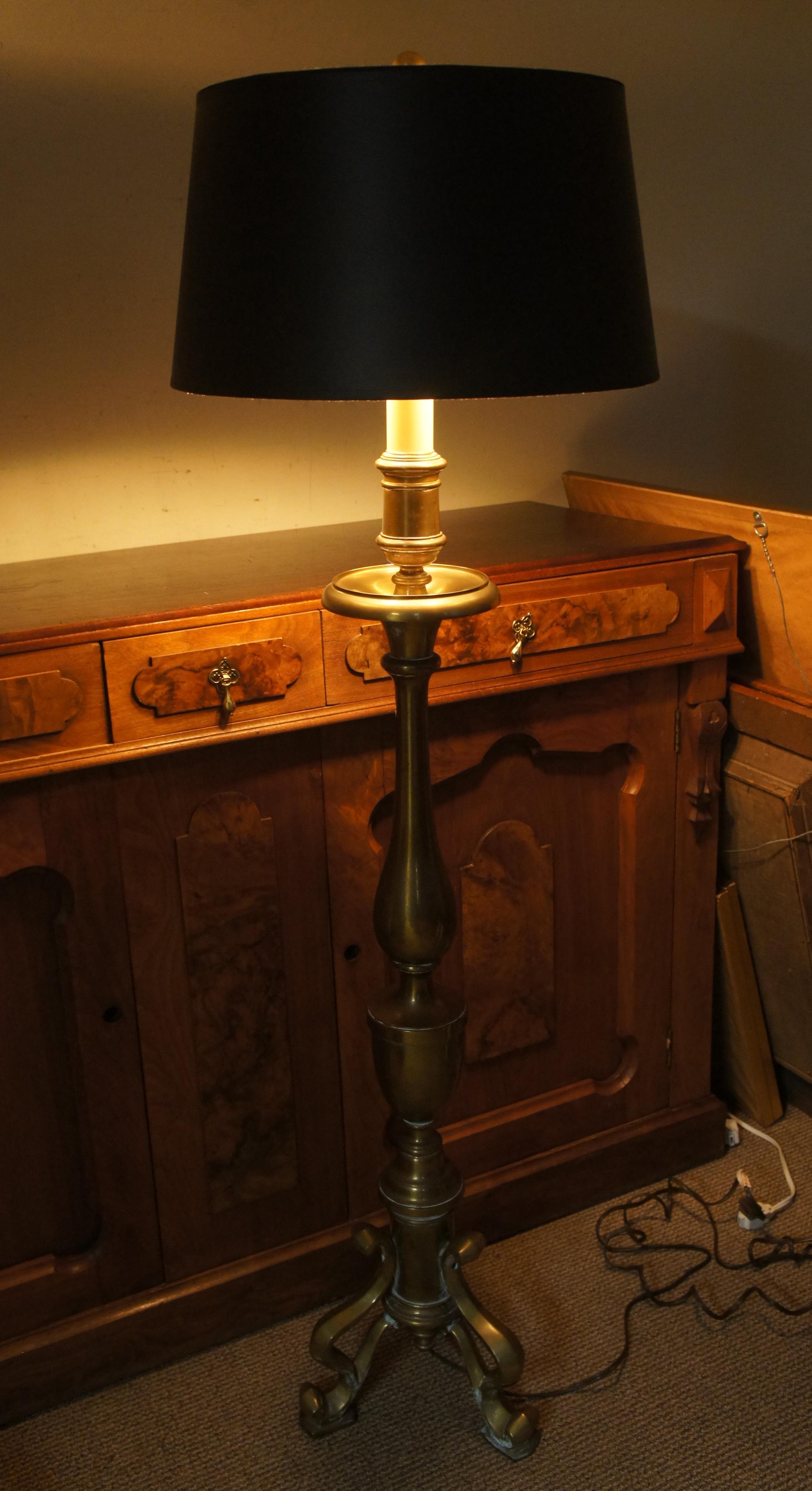 1972 Chapman Brass Floor Candlestick Lamp Traditional Hollywood Regency X739B 2