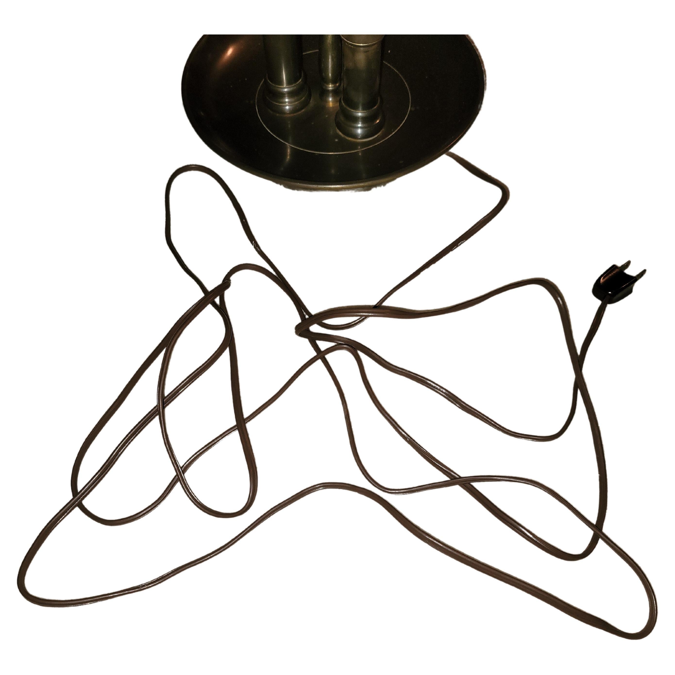 Beaux-Arts Lampe bouillotte Chapman en métal patiné avec abat-jour en tôle, 1972 en vente