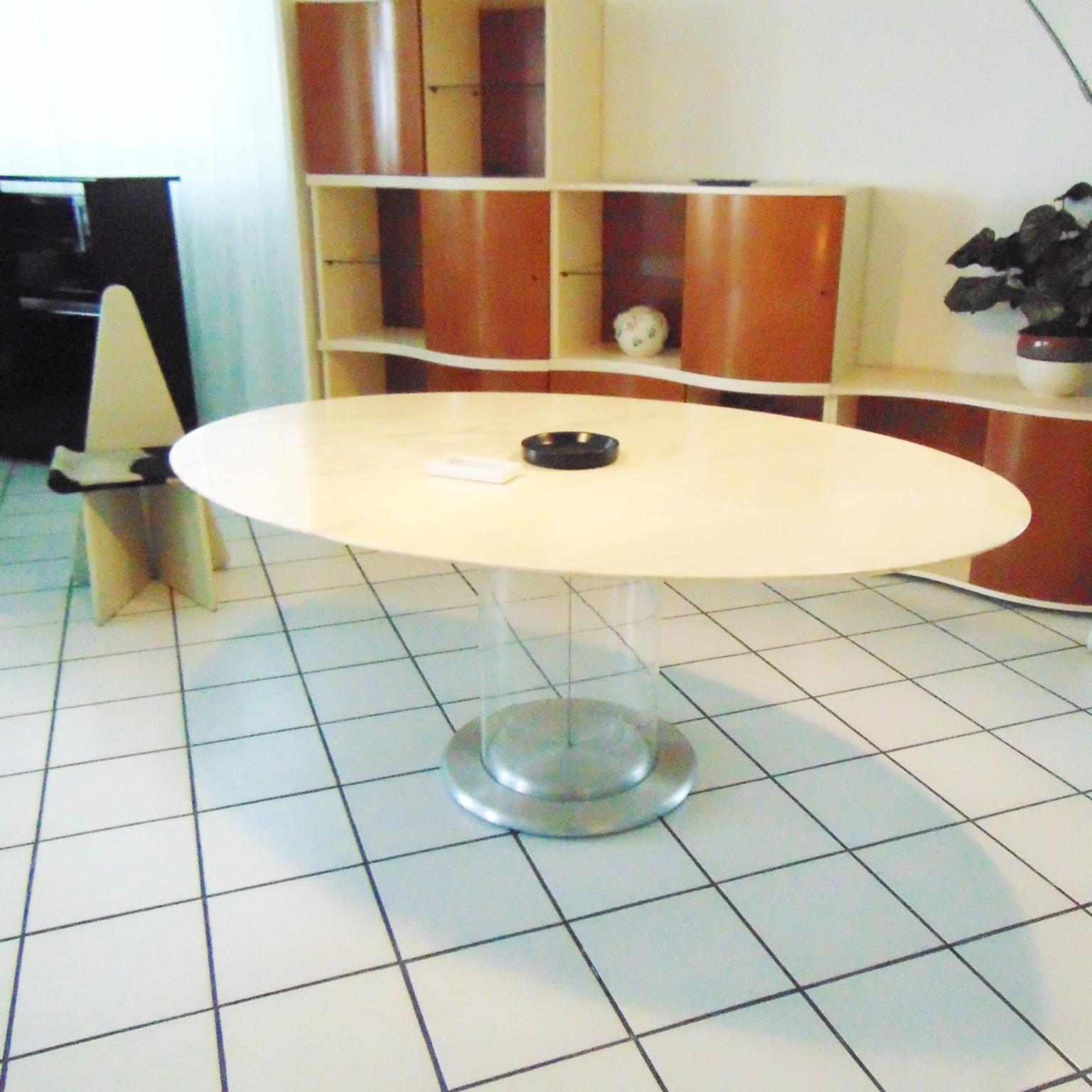 1972 Claudio Salocchi White Marble Oval Table Perspex Alu Base Sormani Italy In Good Condition In Arosio, IT
