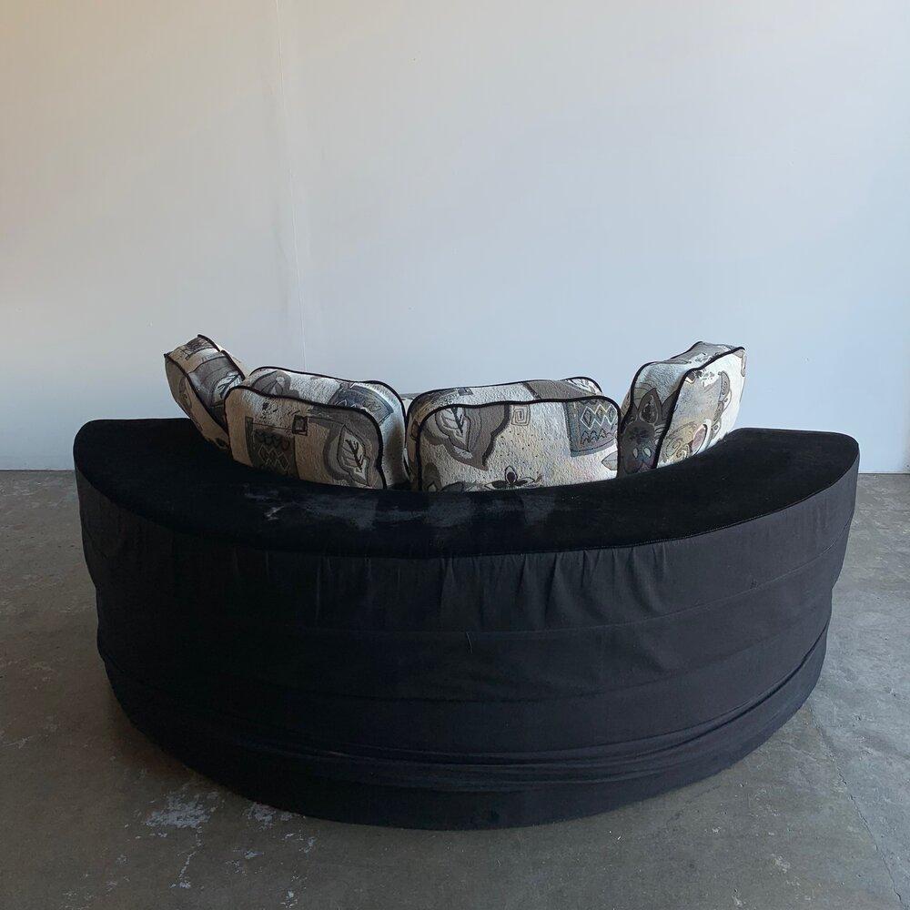 W82, D70, H32

SW56, SD53, SH18

Arm H5

Rare sofa by Frank Petersilie. Made of high density foam, the back of the sofa flips over to create a round bed and is reversible . Excellent structural condition but sofa would benefit from new upholstery.