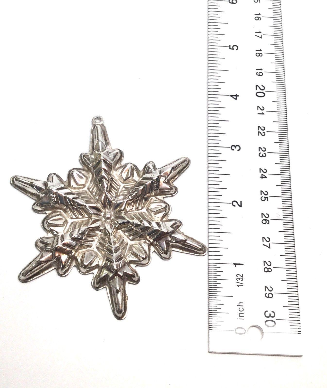 1972 Gorham Sterling Silver Snowflake Christmas Ornament In Good Condition In Washington Depot, CT