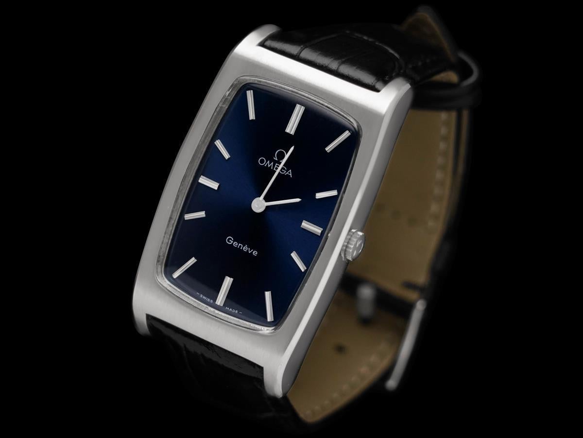 1972 Omega Geneve Mens Large Tonneau Retro Watch with Blue Dial - Stainless S In Good Condition For Sale In Suwanee, GA