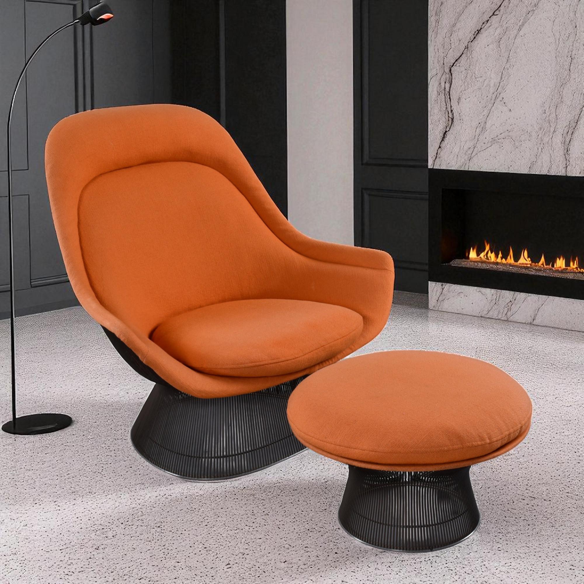 Dieser ikonische Loungesessel mit Ottomane von Warren Platner für Knoll International stellt den Höhepunkt des skulpturalen amerikanischen Modernismus dar. Dieses Set, das Mitte der 1960er Jahre entworfen wurde und immer noch als ein Markenzeichen