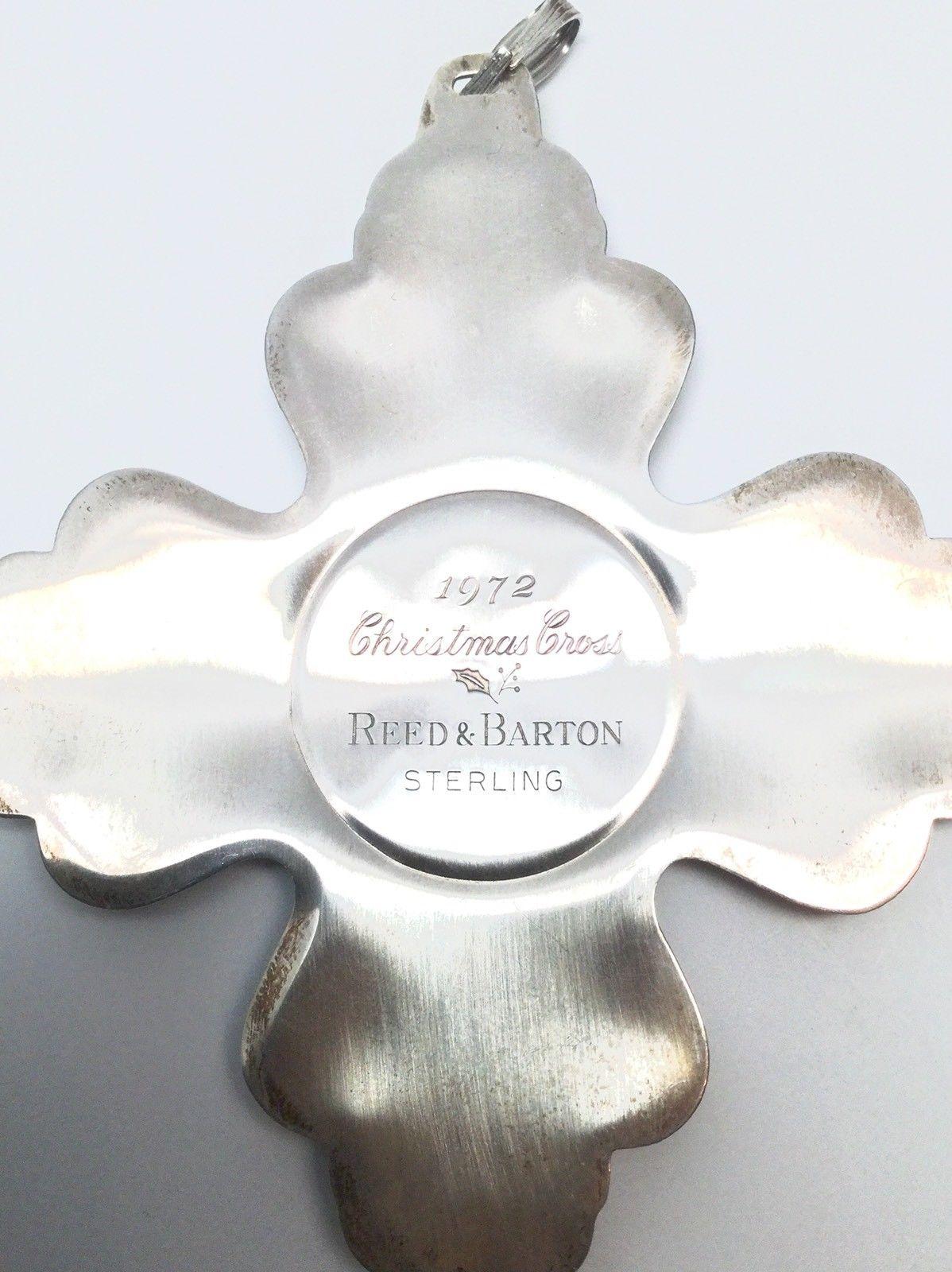 1972 Reed & Barton sterling silver Christmas cross ornament. A wonderful 1972 Reed & Barton sterling silver Christmas cross pendant. This stunning sterling cross is designed with equal length arms, with curvy scalloped outer border, and an inner