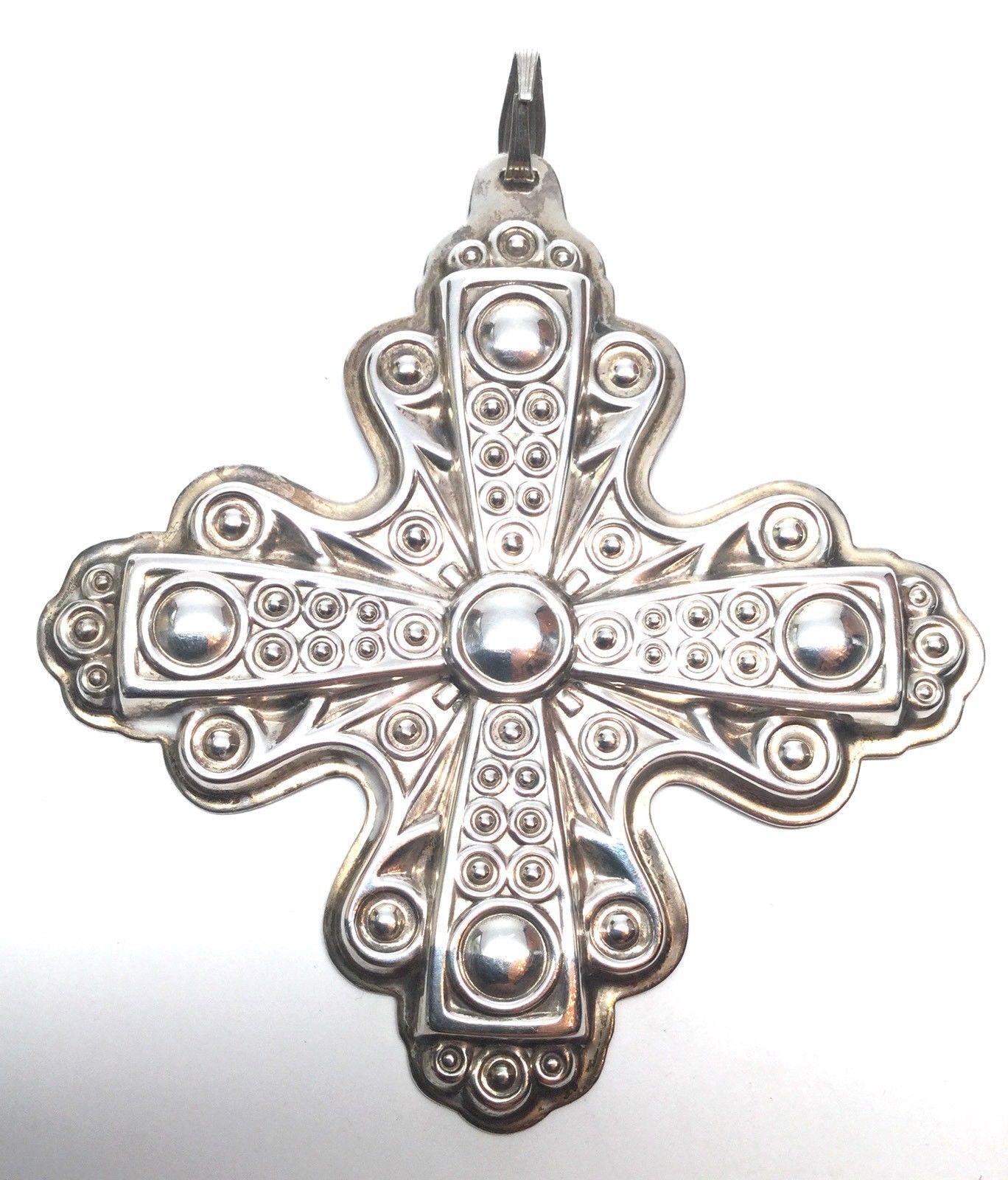 American 1972 Reed & Barton Sterling Silver Christmas Cross Ornament