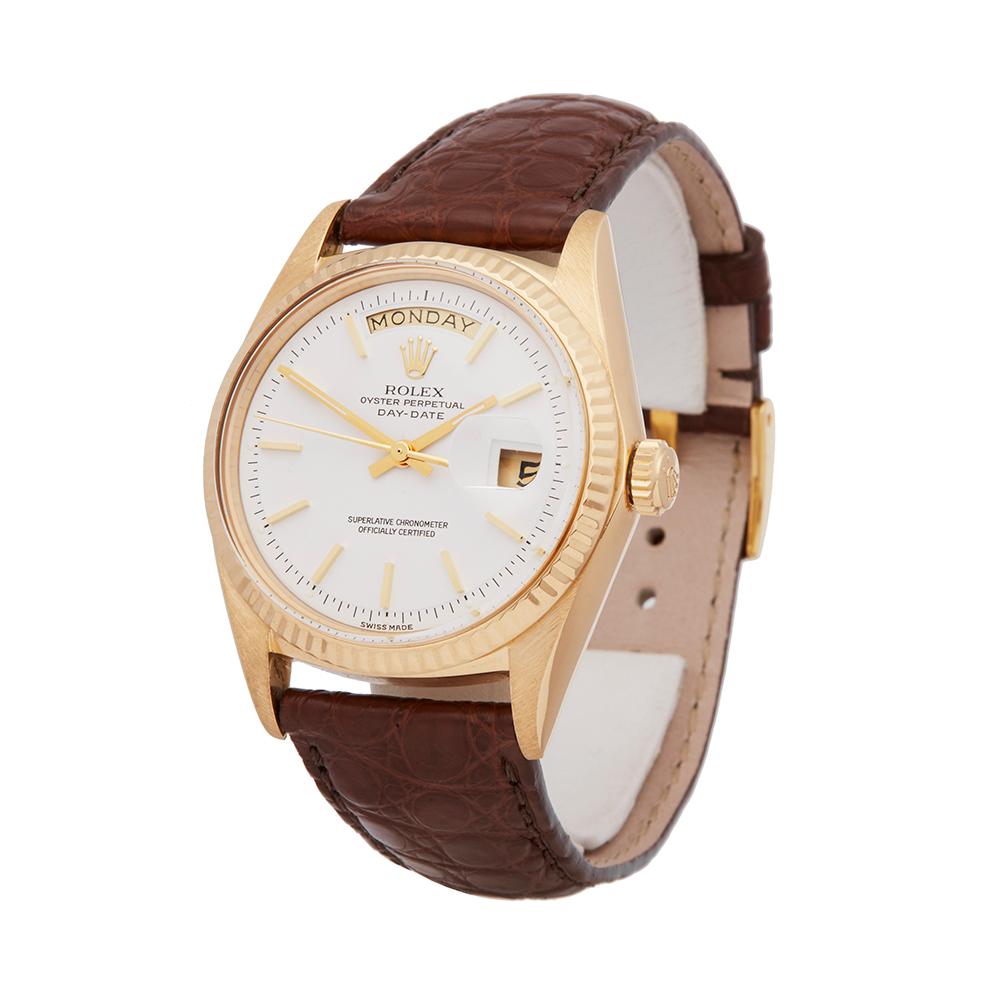 Vintage
 *
 *Complete with: Presentation Box dated 1972
 *Case Size: 36mm
 *Strap: Brown Leather
 *Age: 1972
 *Strap length: Adjustable up to 20cm. Please note we can order spare links and alternate length/colour straps if required. For a quote