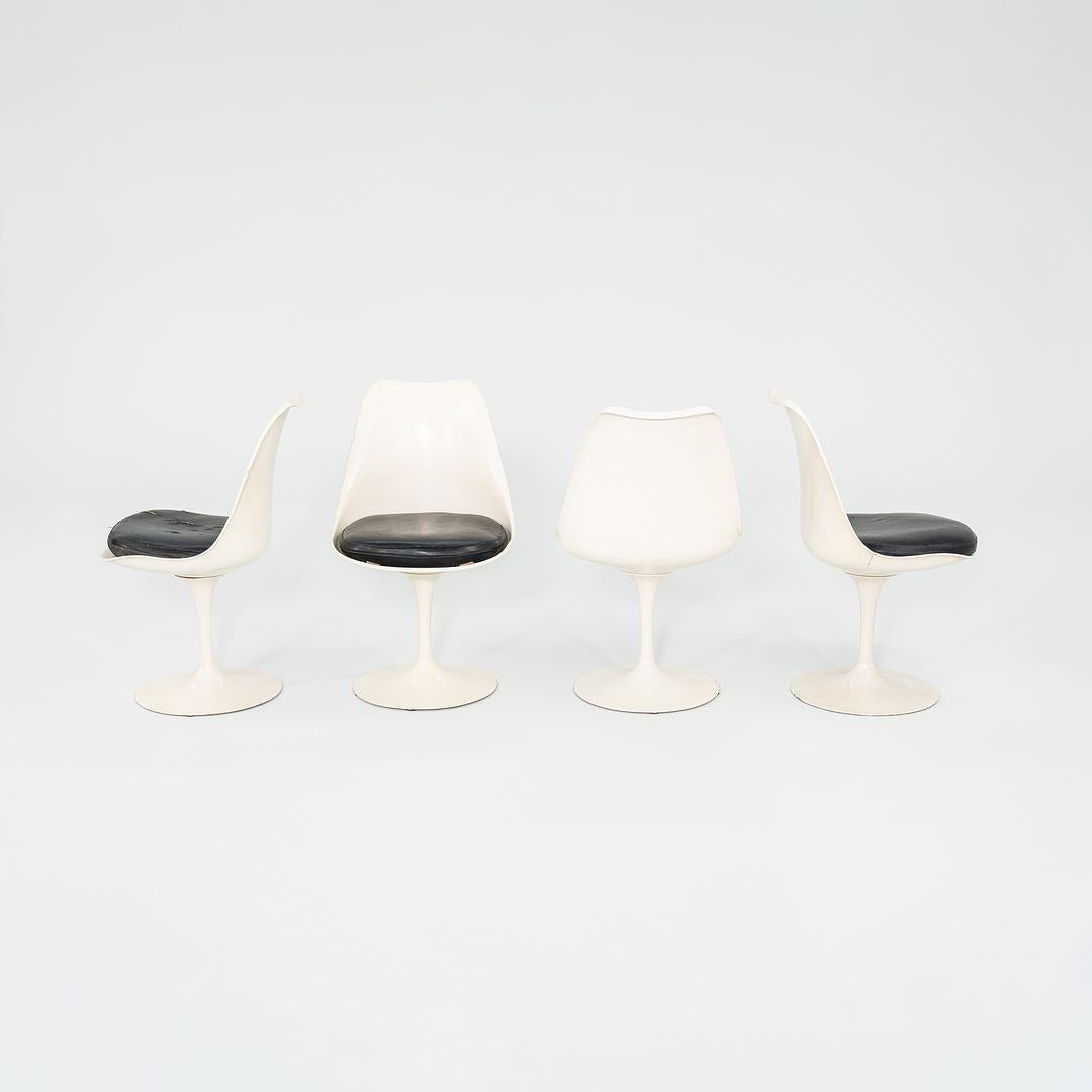 1972 Ensemble de 4 chaises d'appoint The Eero Saarinen Tulip Pedestal avec tapisserie bleue 151C Bon état - En vente à Philadelphia, PA