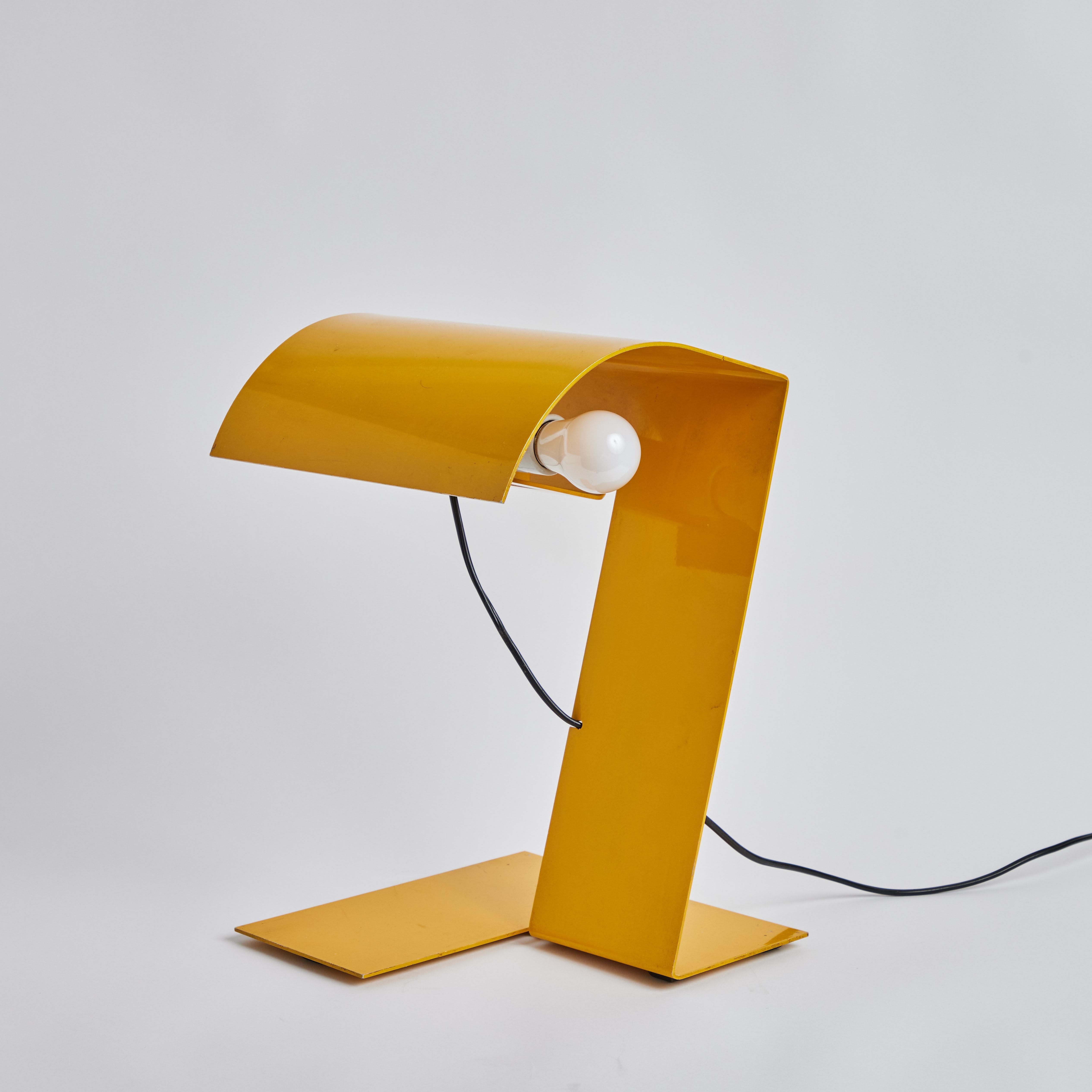 1972 Stilnovo 'Blitz' Table Lamp in Yellow by Trabucco, Vecchi & Volpi In Good Condition For Sale In Glendale, CA