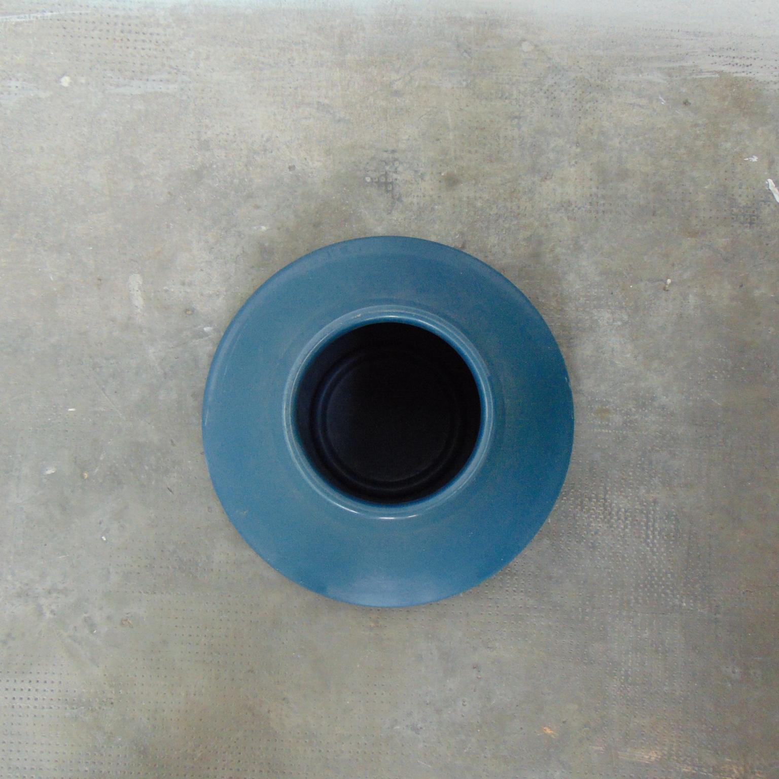 1972 Umbrella Stand in Blue Thermoformed Plastic by R. Lera for Sormani, Italy For Sale 4