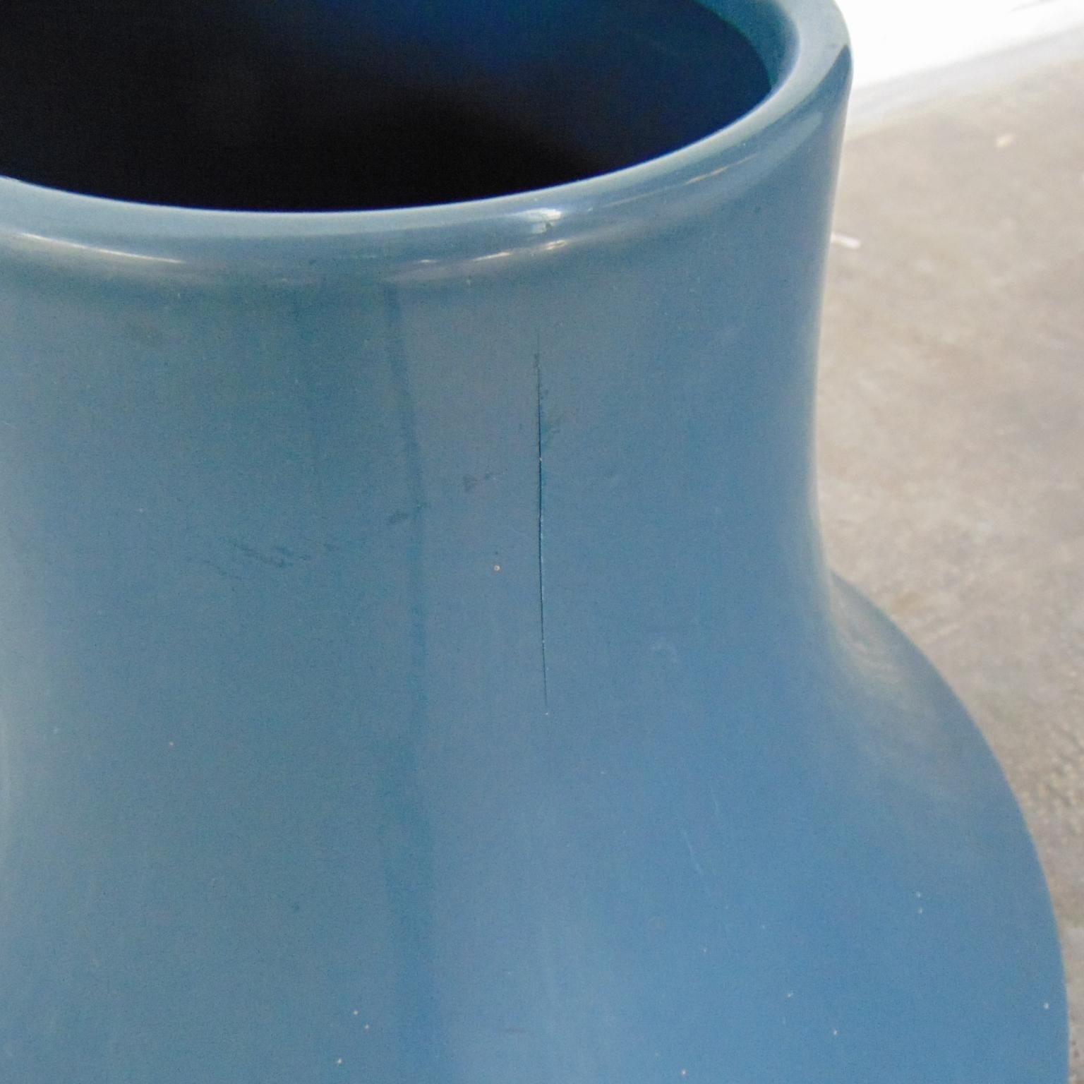 1972 Umbrella Stand in Blue Thermoformed Plastic by R. Lera for Sormani, Italy For Sale 8