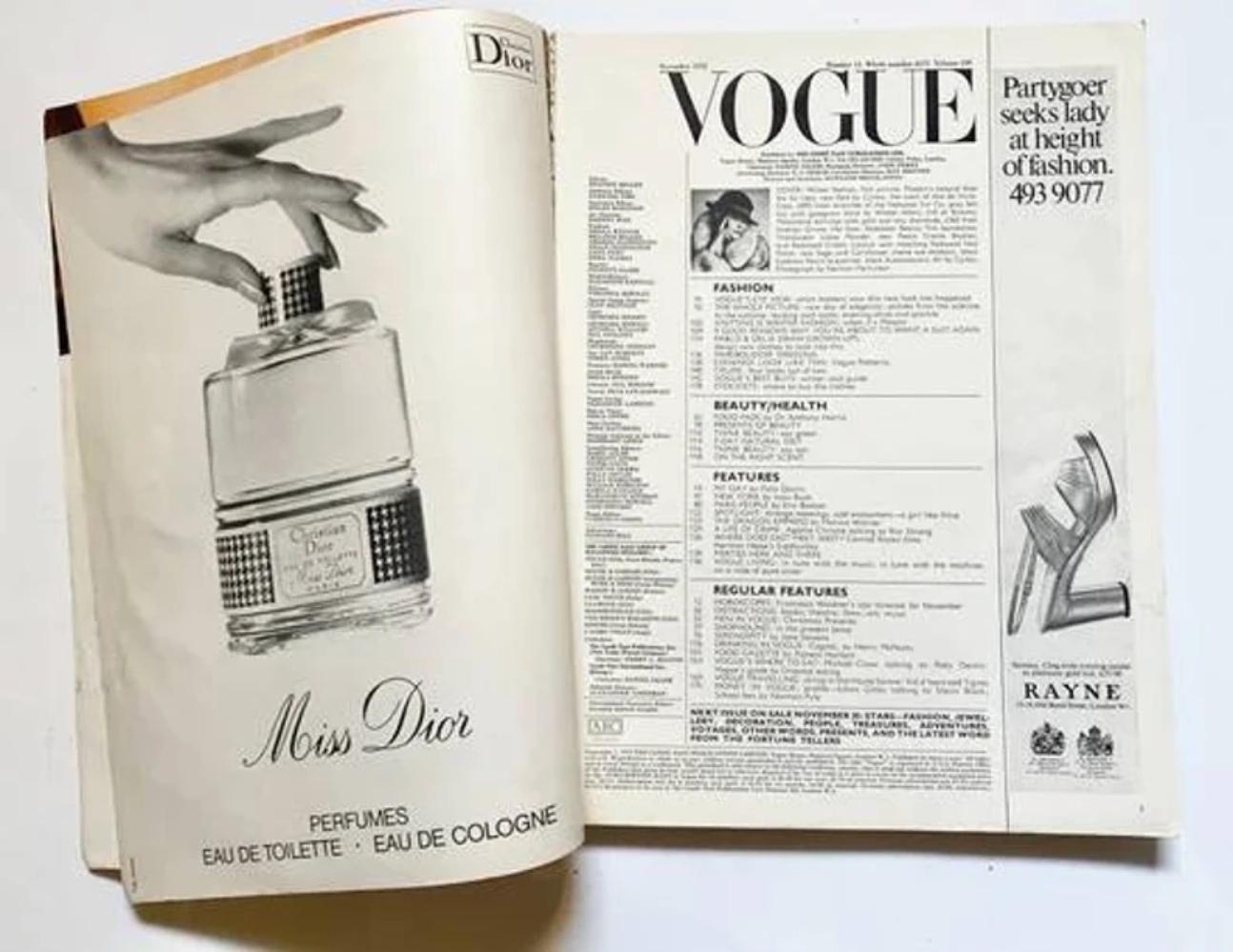 1972 Vogue - Cover by Norman Parkinson In Good Condition For Sale In London, GB