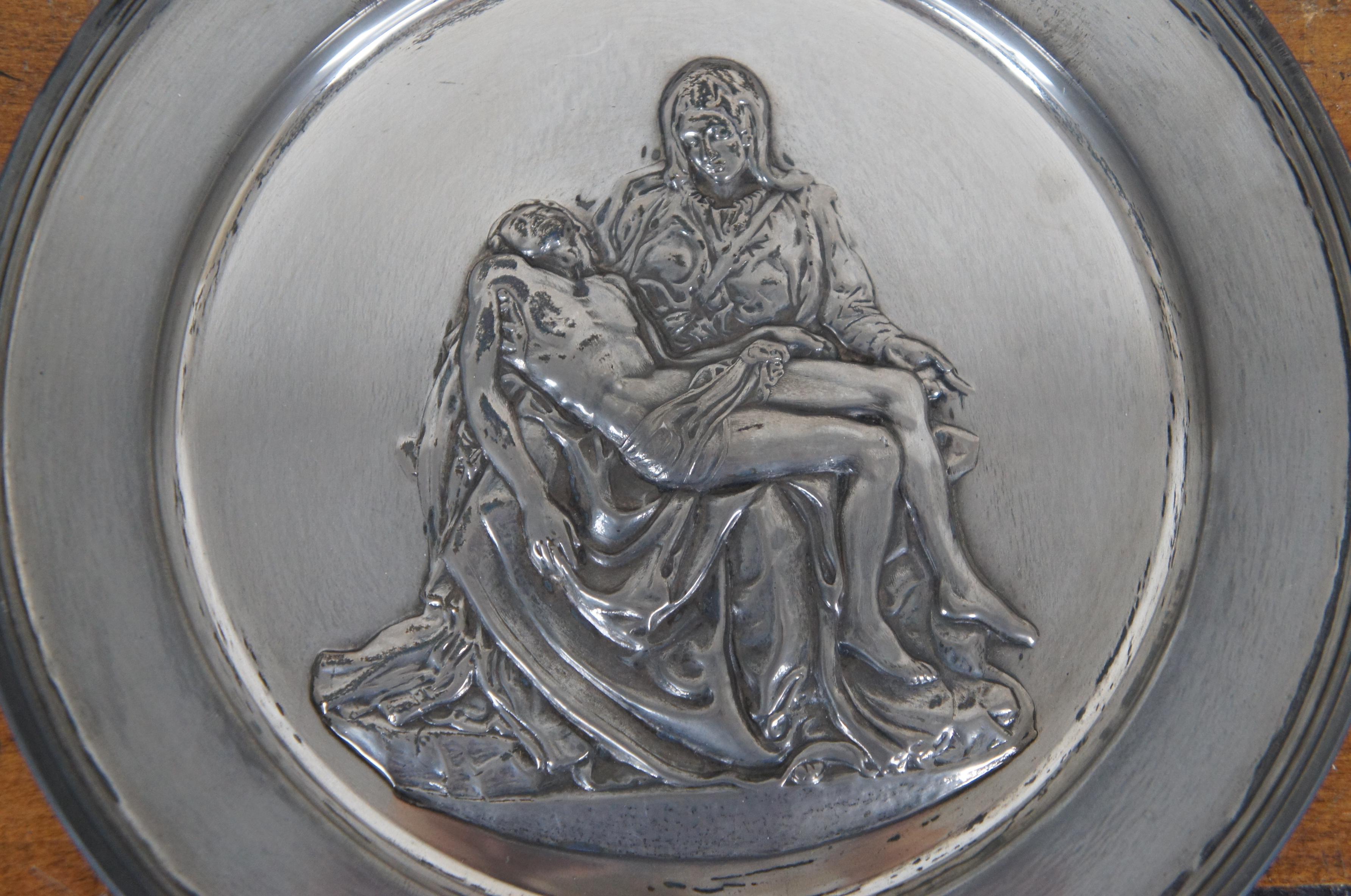 Late 20th Century 1973 Danbury Mint Pieta Michaelangelo Sterling Silver Collectors Plate 362g 9