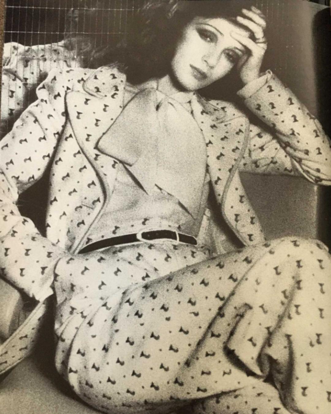 1973 Documentato Christian Dior London Abito in lana con stampa Art Déco in vendita 6