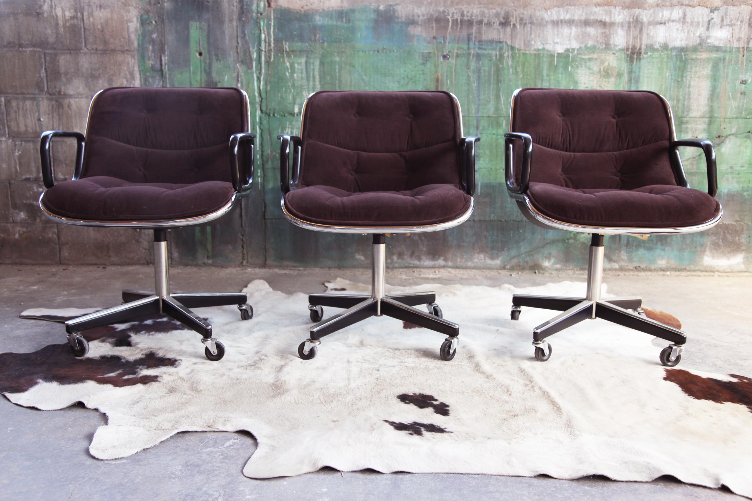Deux disponibles, vendus séparément - original 4 pieds (recherché !!) brun et chrome Mid Century Vintage Knoll Pollock chaise - rare beauté - de l'époque de l'apogée de la création à la fois étonnamment grand design ainsi que des chaises de bureau