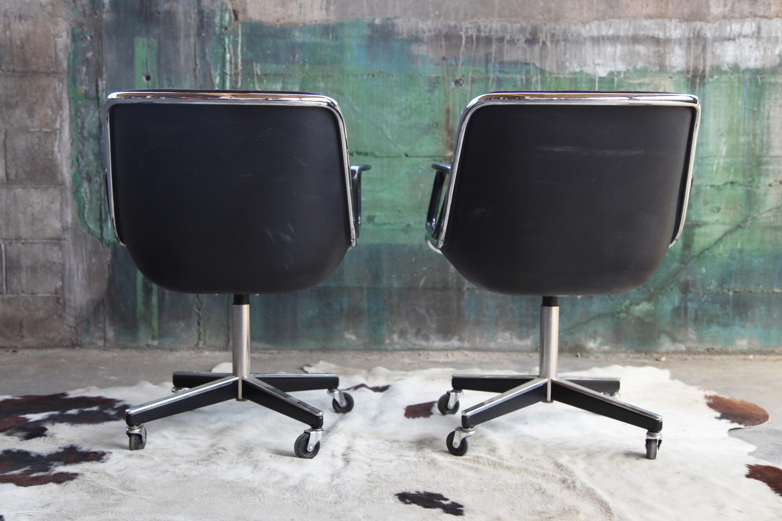 1973 Knoll Executive Chrome and Tufted Velour Office Chair In Good Condition For Sale In Basel, BS