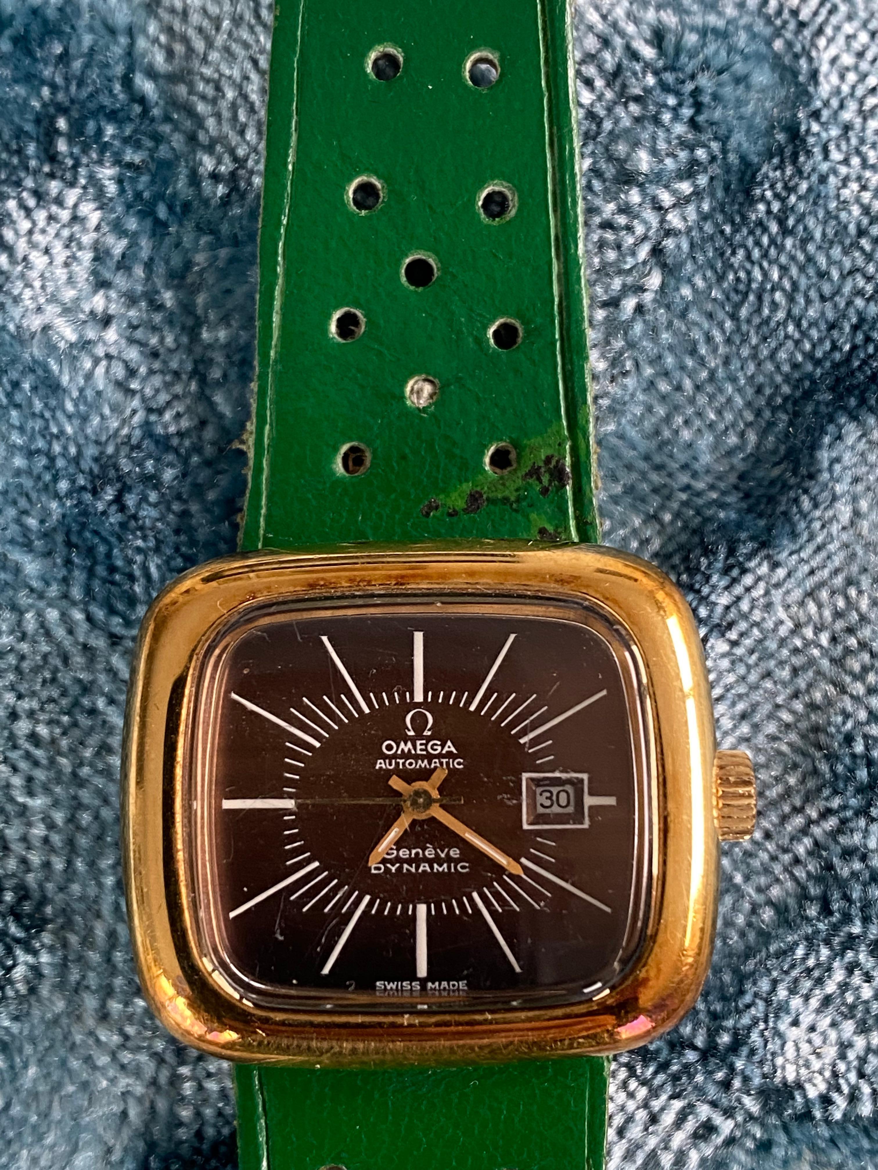 Vintage Retro Omega Lady Sport 18 K Gold Dynamic, Circa 1973, Rare & Chic  Bon état - En vente à New York, NY