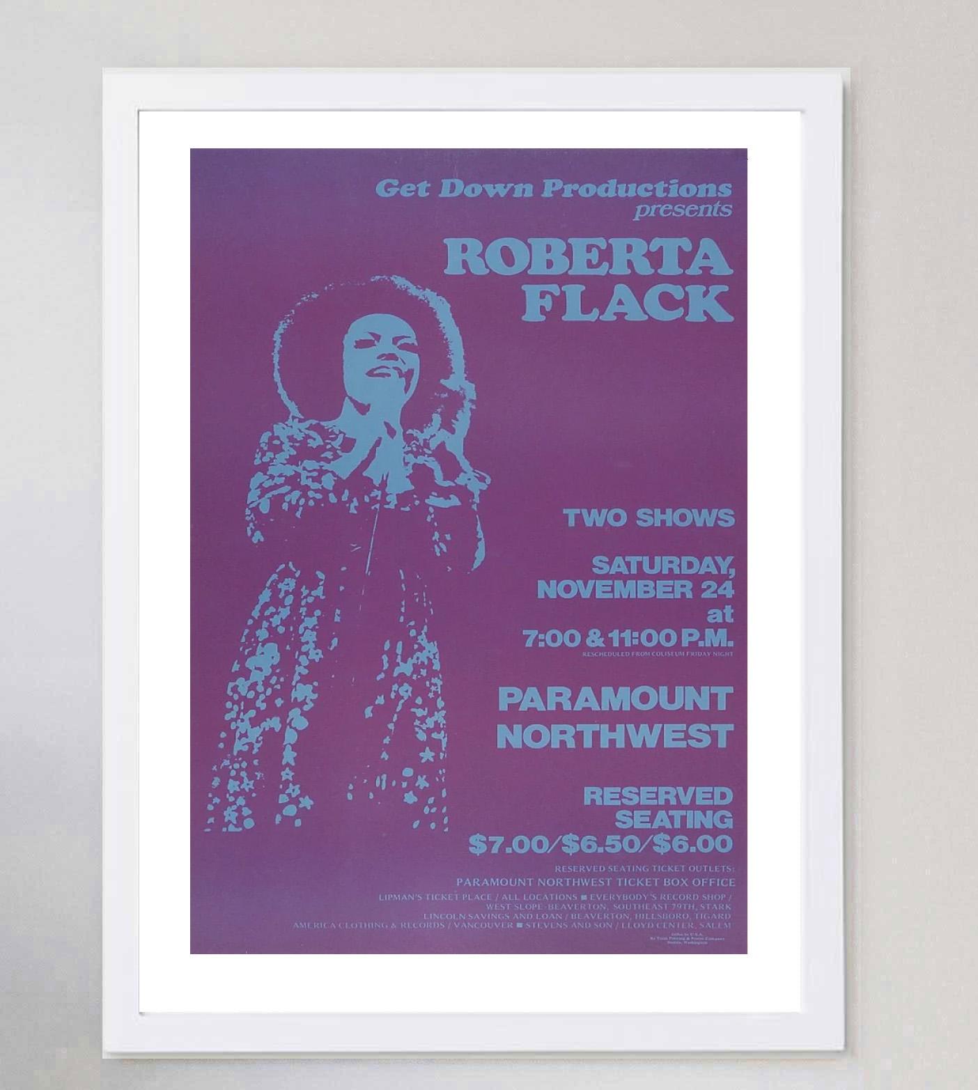 Splendido e colorato poster per un paio di concerti della grande Roberta Flack al teatro Paramount Northwest di Portland, Oregon, nel 1973. Gli spettacoli videro la cantante all'apice delle sue capacità, reduce dal Grammy Song of the Year del 1973