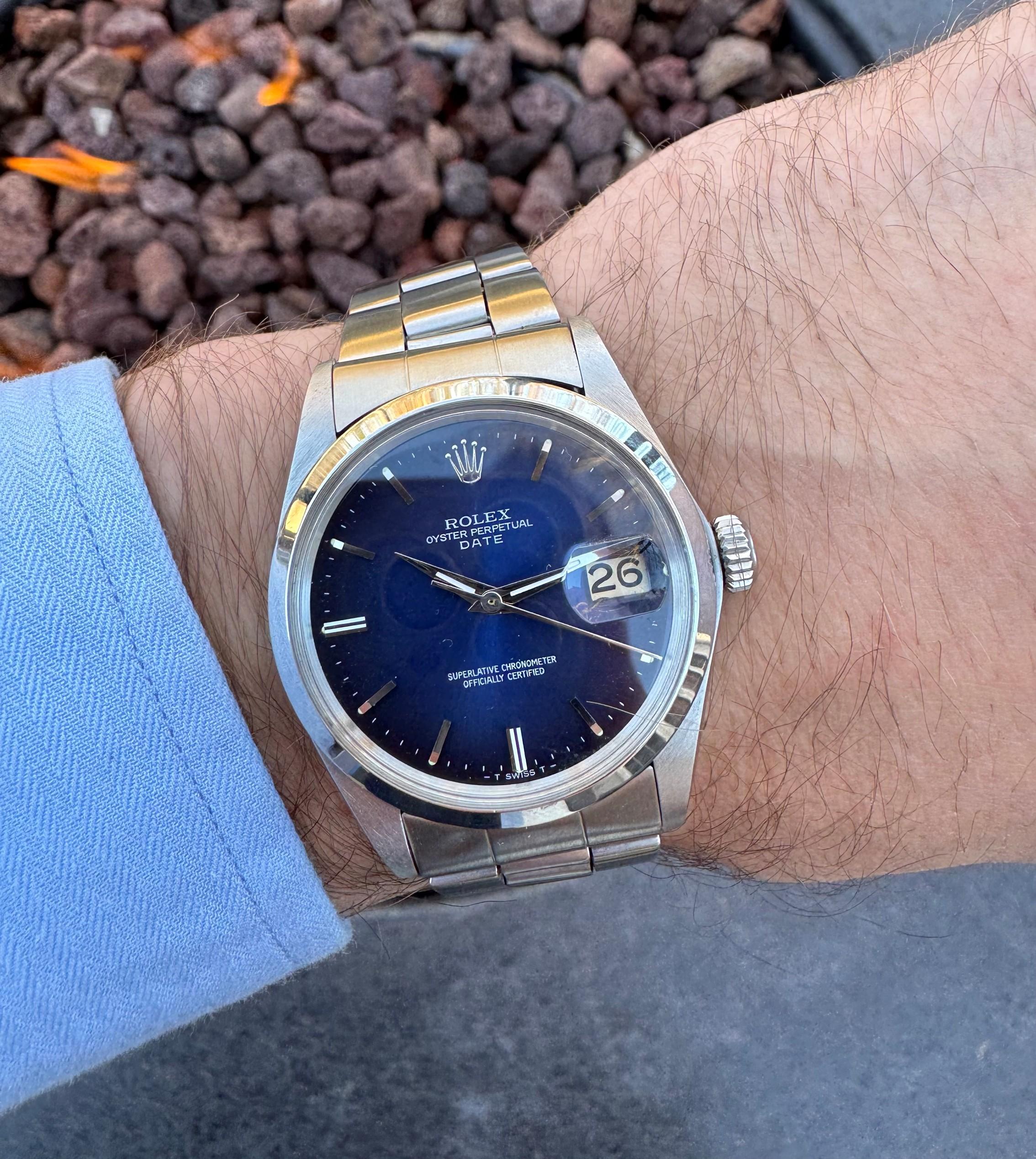 1973 Rolex Oyster Perpetual Date Ref. 1500 Vintage Mens Blue Dial Watch - SS For Sale 5