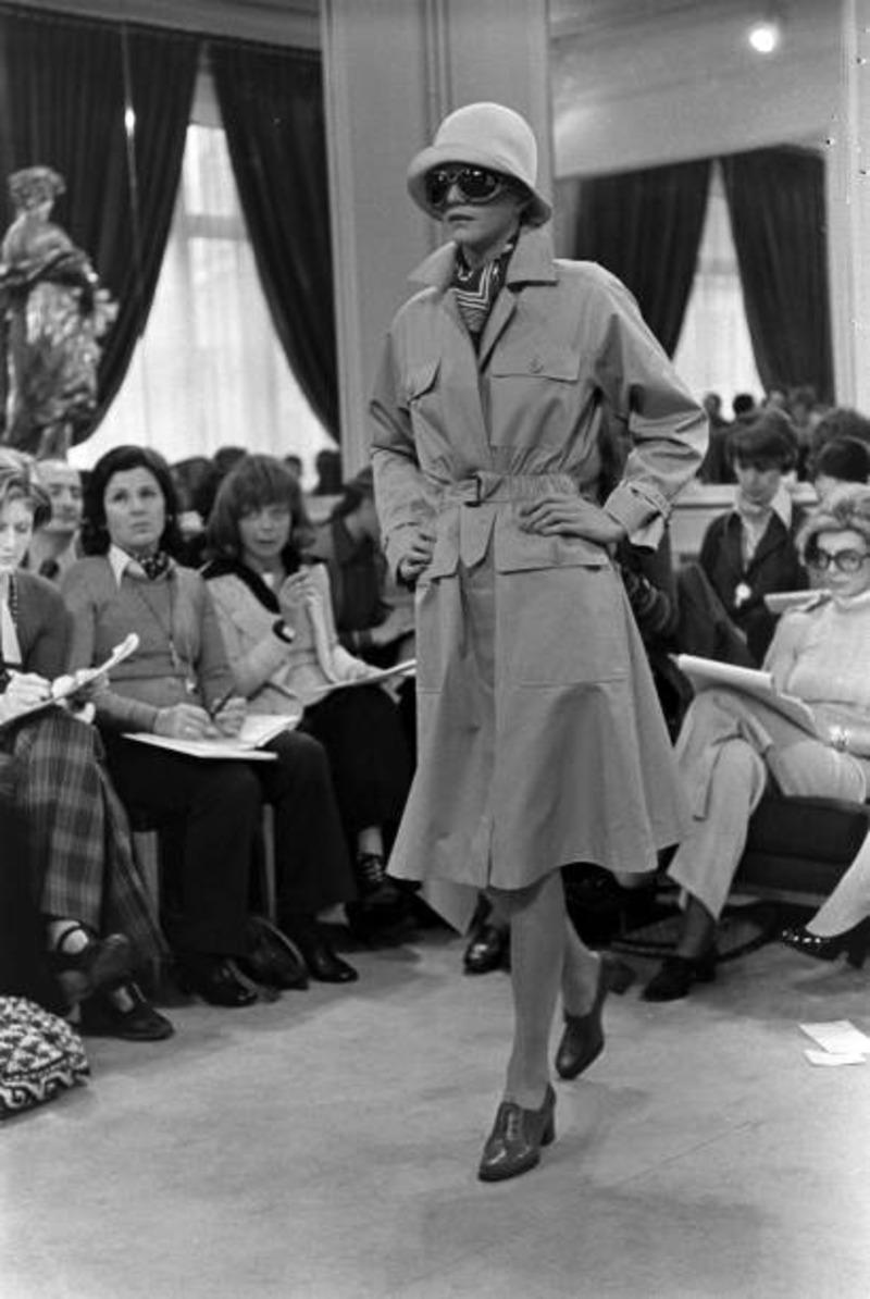 1973 SAINT LAURENT rust safari RUNWAY trench coat 12