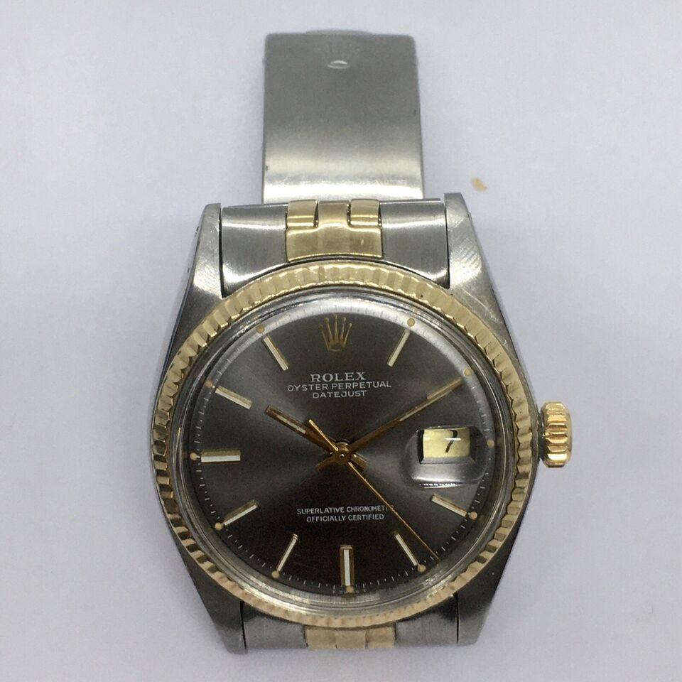 1973 Vintage Gent's Rolex Date Just Original Fabrik Armband bei %90 angezogen

Modell 1601
Armband 7,5 Zoll einschließlich Gehäuse, zweifarbig, Gold und Stahl markiert 6252H14, angezogen auf %90, alles original 
Zustand Funktionierend,