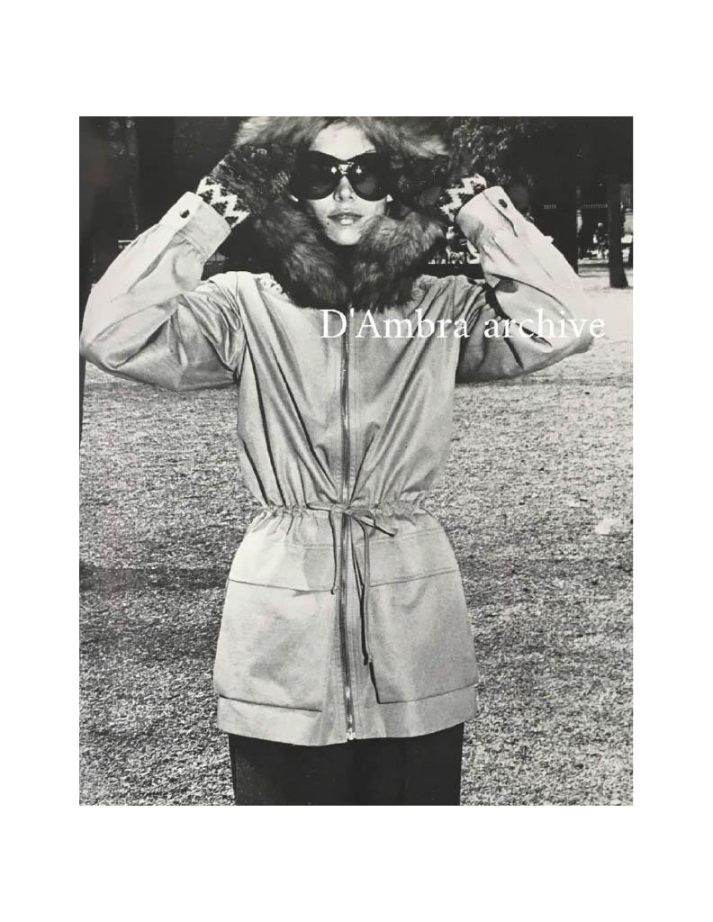 Women's 1973 YVES SAINT LAURENT brown cotton jacket with quilted hood and waist tie For Sale