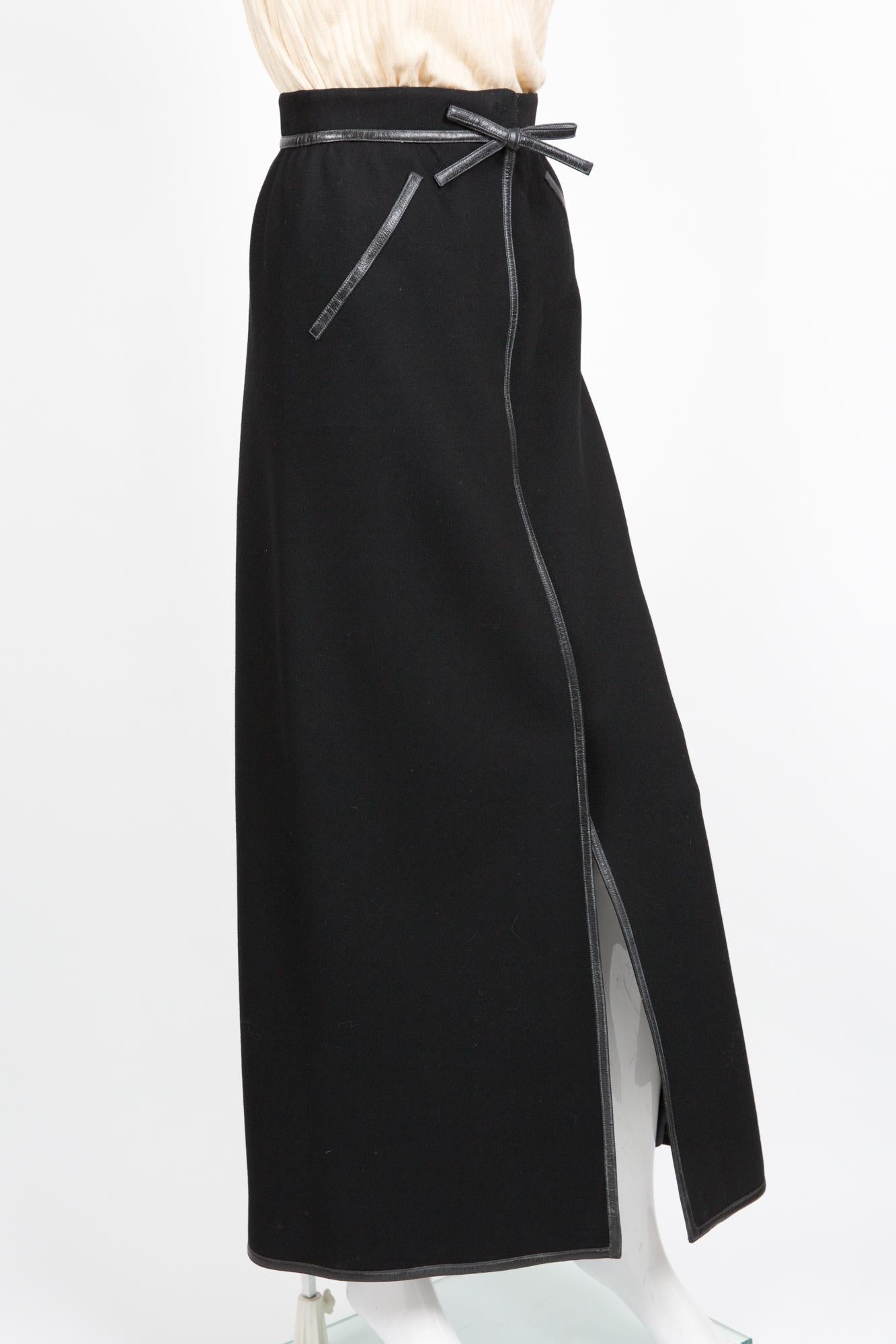 Women's 1974-75 Courreges Couture Future Numbered D000651  Black Wool Skirt