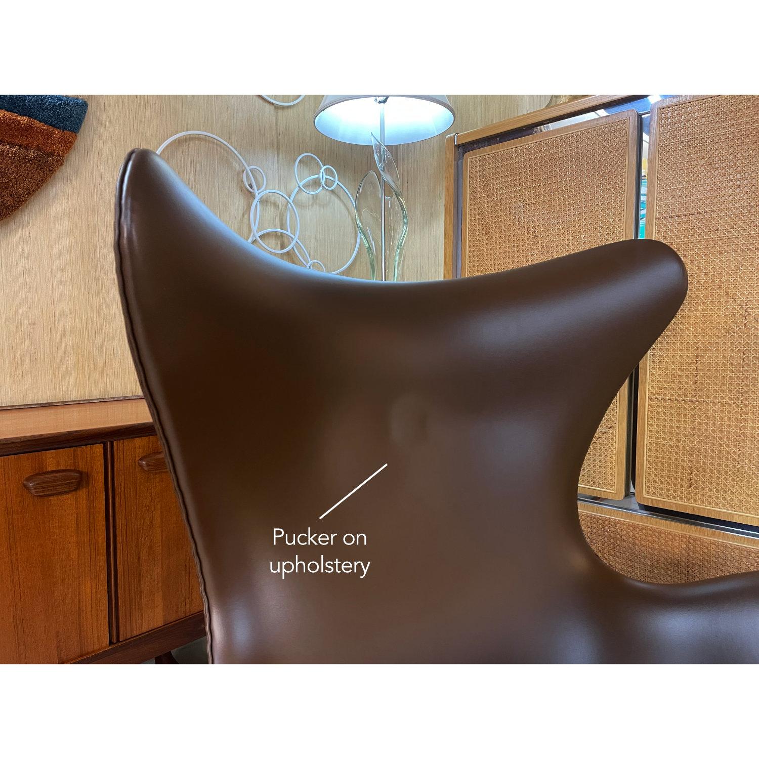 1974 Brown Leather Arne Jacobsen for Fritz Hansen Egg Chair & Ottoman en venta 13