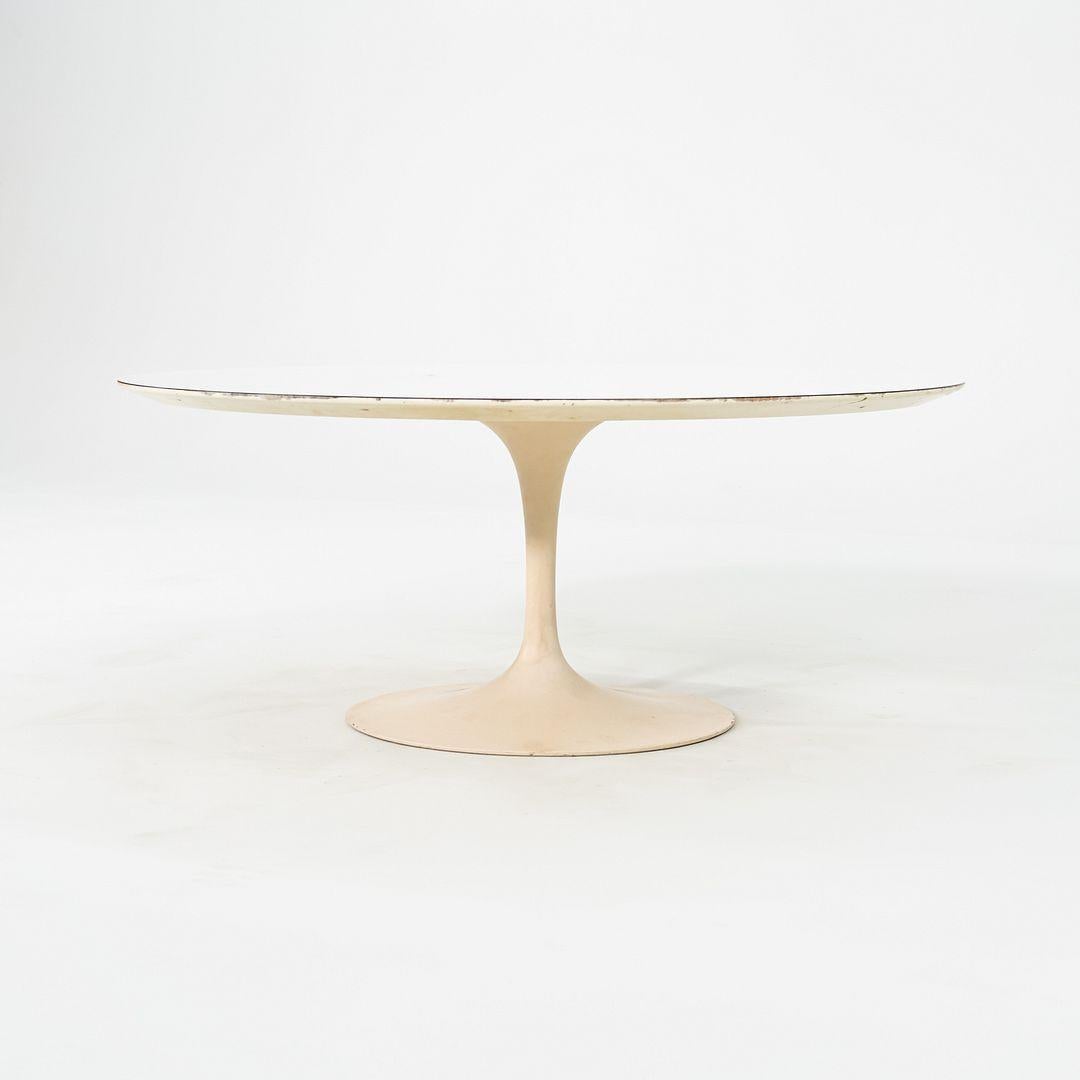 Moderne Table basse ronde de 36 pouces en stratifié blanc Eero Saarinen pour Knoll, 1974 en vente