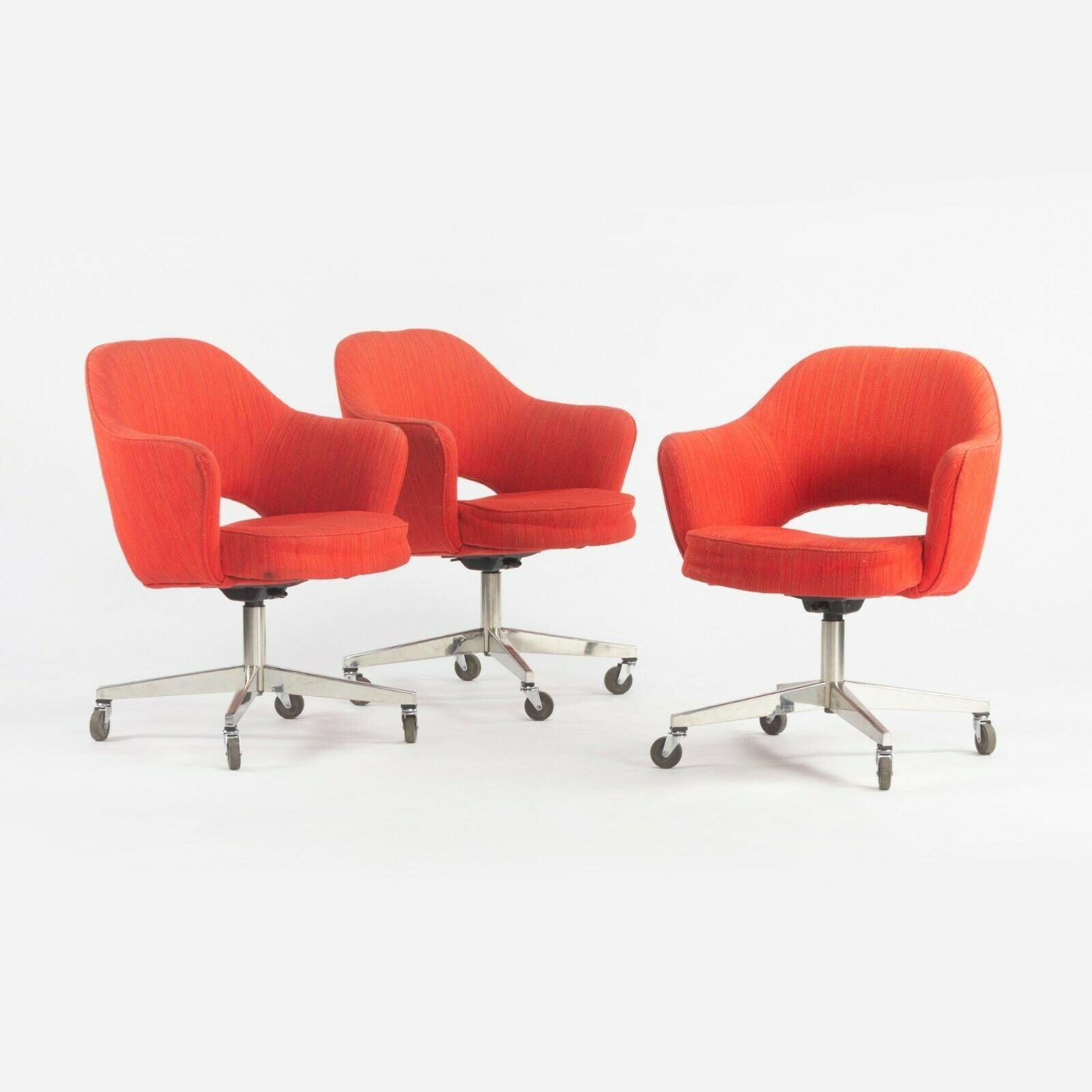 Listed for sale is a single (each chair is sold separately, though three are available) Eero Saarinen rolling executive office chair with arms. These are gorgeous and original examples, which are dated 1974 and came from an Ithaca, New York law