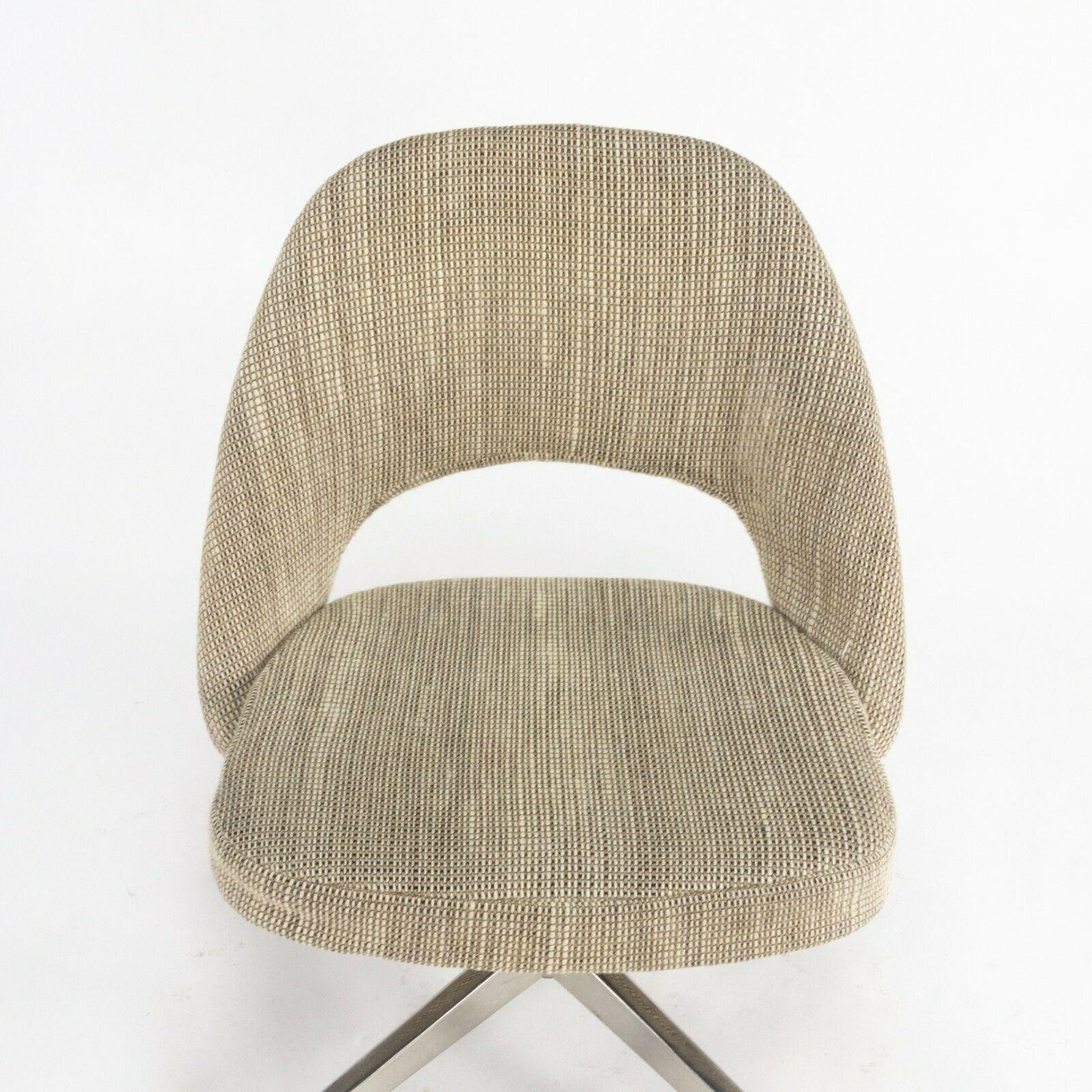 1974 Eero Saarinen for Knoll Rolling Executive Office Chairs Original Tan Fabric For Sale 4