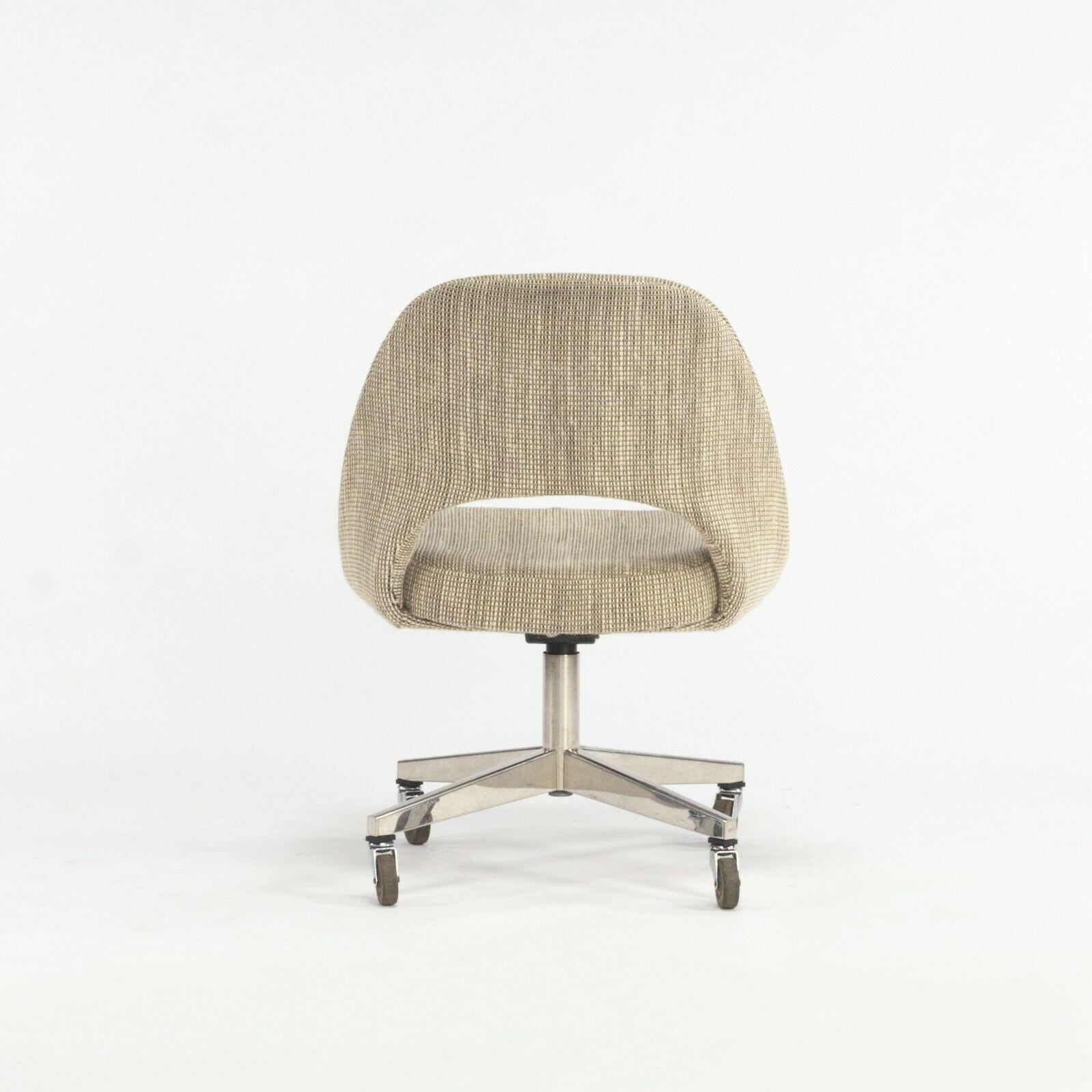 Late 20th Century 1974 Eero Saarinen for Knoll Rolling Executive Office Chairs Original Tan Fabric For Sale