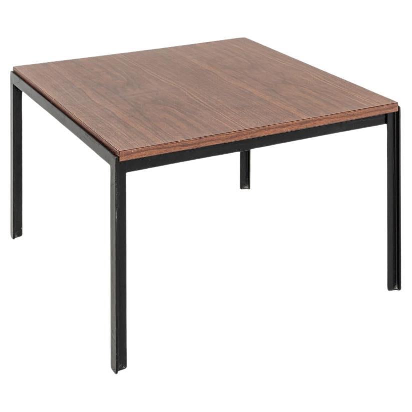 1974 Florence Knoll T Angle 24 x 24 inch Side / End Table with Wood Laminate Top For Sale
